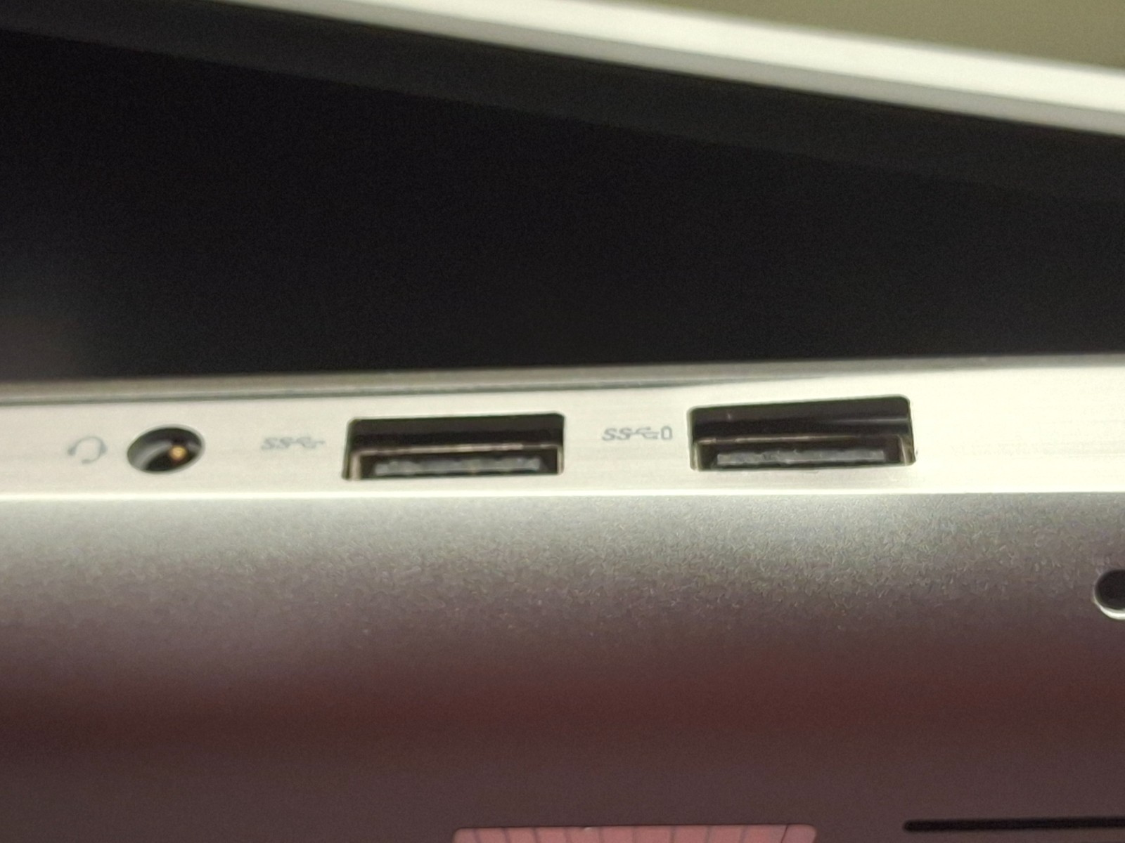 Dell Precision 7560 i9-11950H 64GB RAM 512GB SSD Wifi Bluetooth RTX A2000 W11Pro