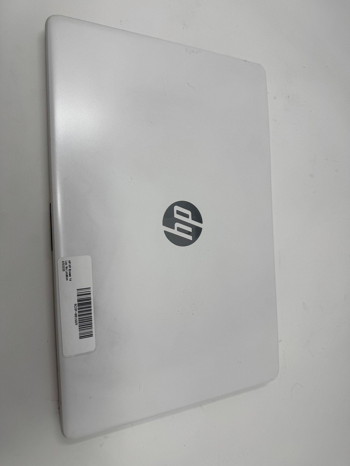 HP HP Stream 14 Ryzen A6-9220e RADEON R4, 5 COMPUTE CORES 2C+3G 4GB 60GB SSD