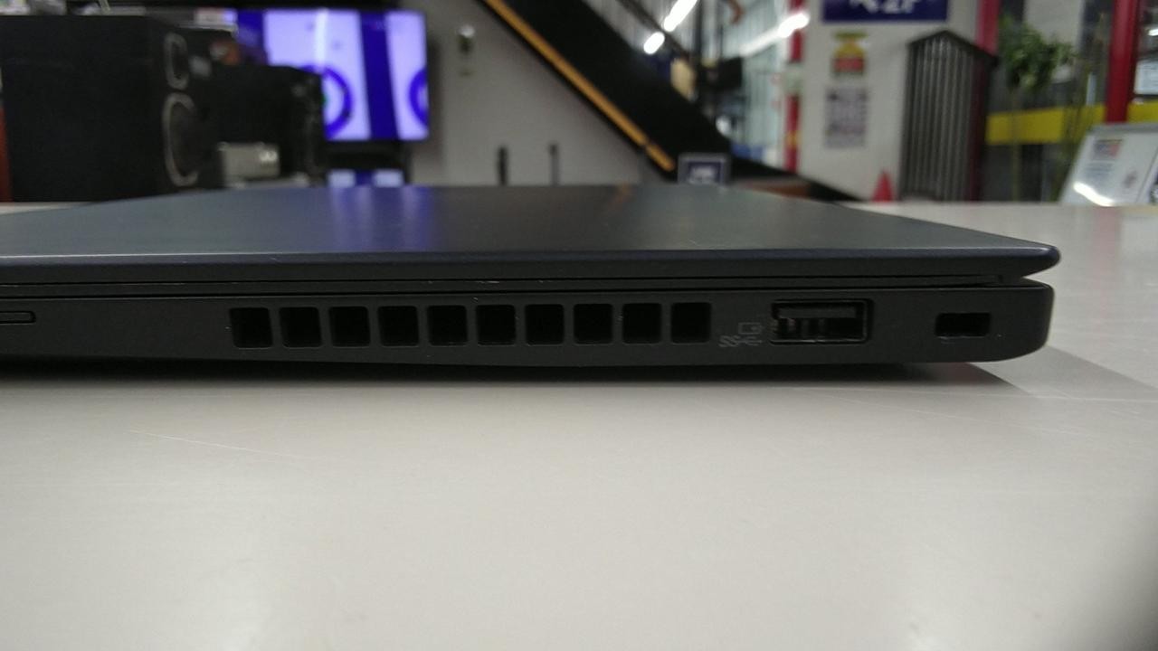 Lenovo ThinkPad X280 Laptop 13.9-inch 1.13kg MIL Durable Used Japan Genuine