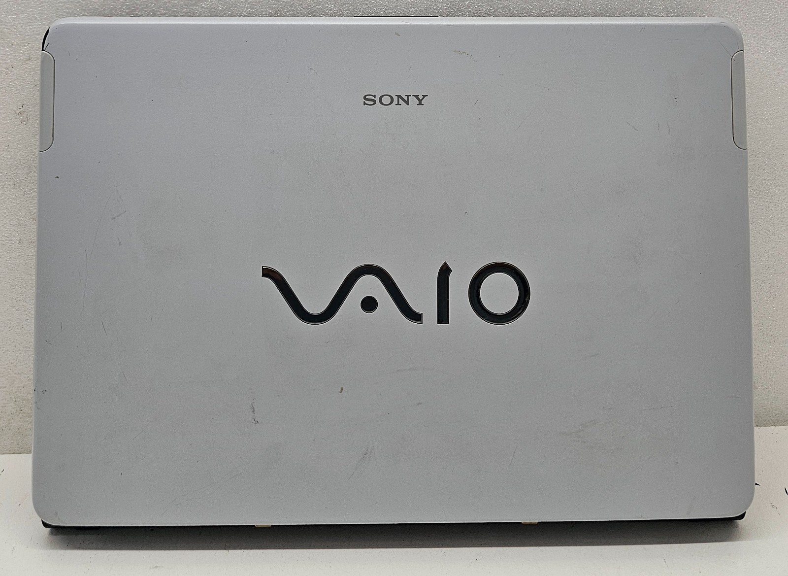 Sony Vaio VGN-FS760/W 15.4″ Laptop Intel Centrino NO RAM/HD/OS/POWER (FL)
