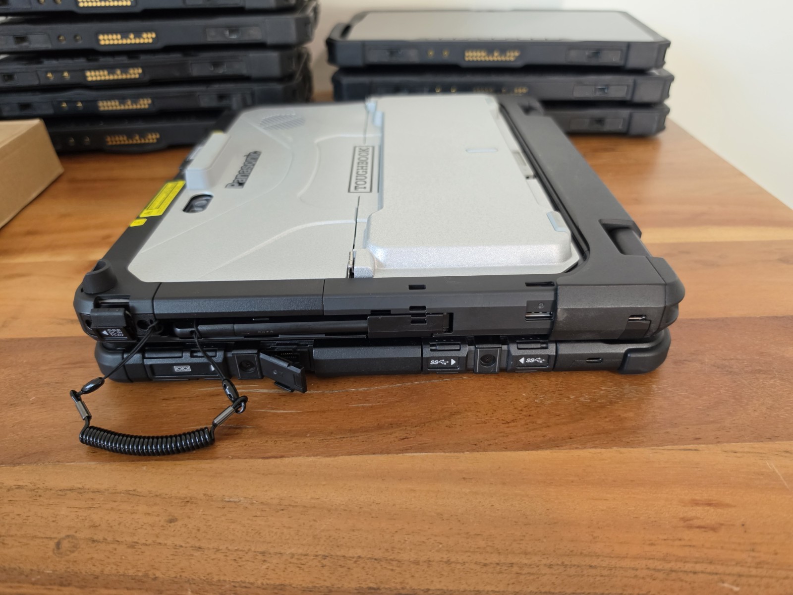 Panasonic Toughbook CF-33 Mk2 i7-10810U 32GB 1TB NVMe 4G LTE Only 100 Hours