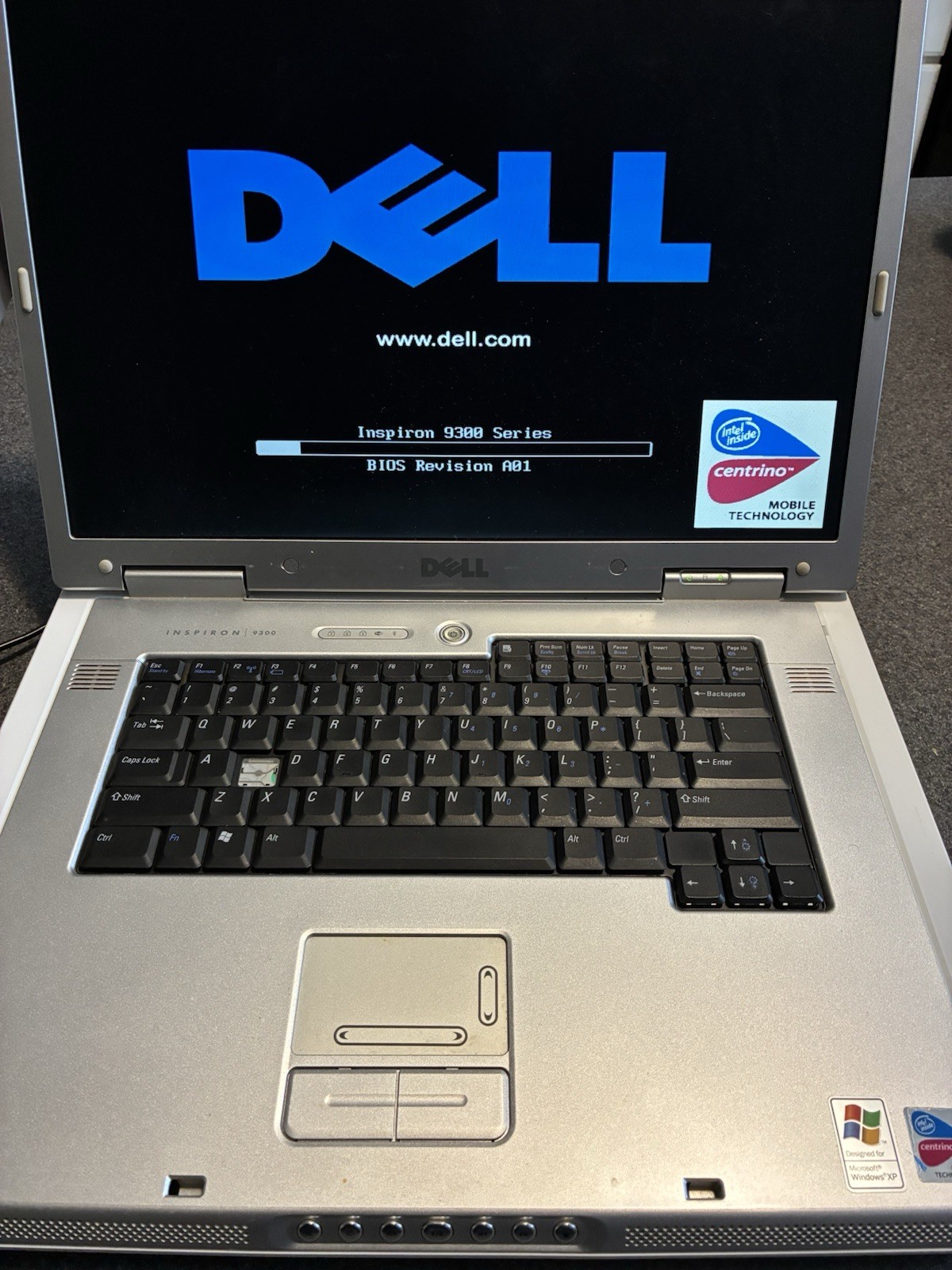 17″ Dell Inspiron 9300: 32 Bit System, 60GB HDD, 2GB DDR2, Win XP Professional