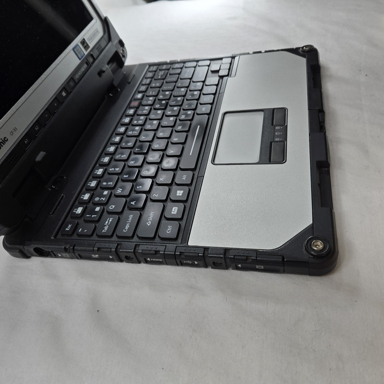 Panasonic Toughbook CF-33 i5-7300U 2.6GHz 256GB SSD 8GB Ram 4G – GPS — Grade B-