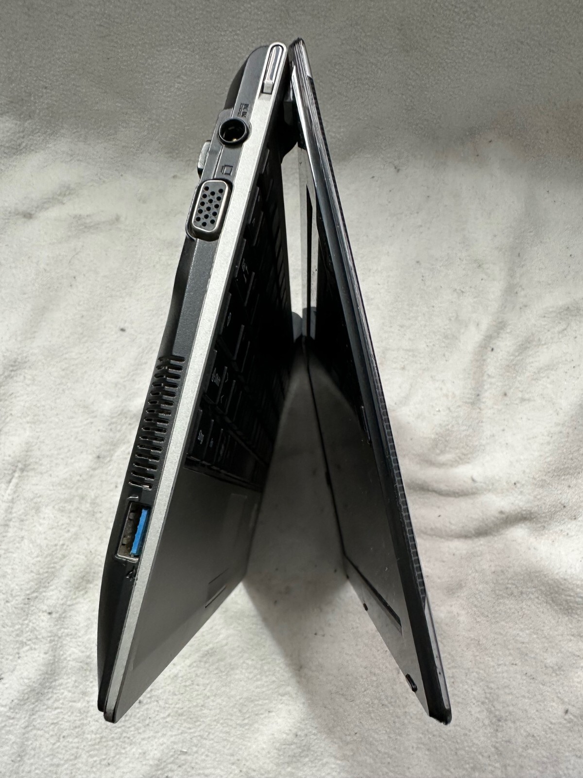 Medion Akoya E1226 (MD 98570) Intel Aton 1.66 GHz 250 GB HDD 1 GB RAM Used