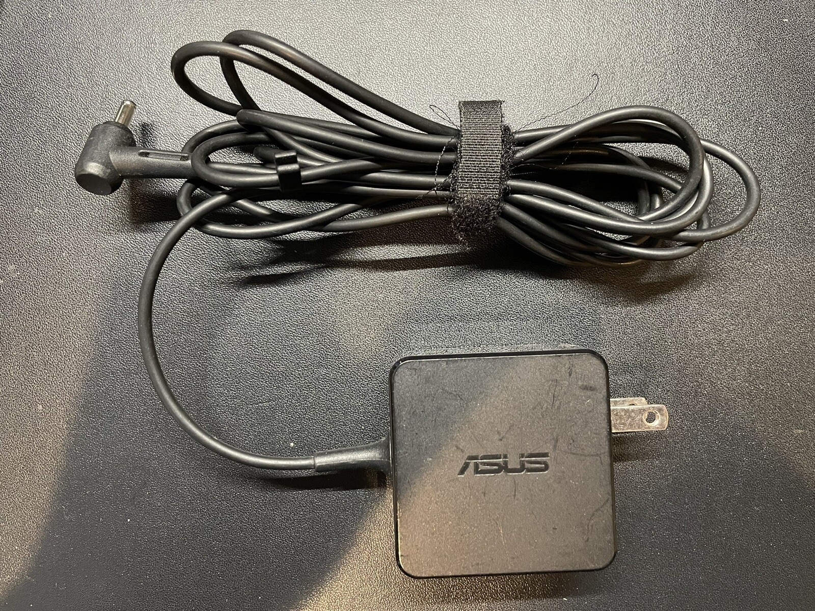 ASUS X200M Touch Screen 4GB RAM Windows 8 Celeron 1.86GHz With Power Adapter