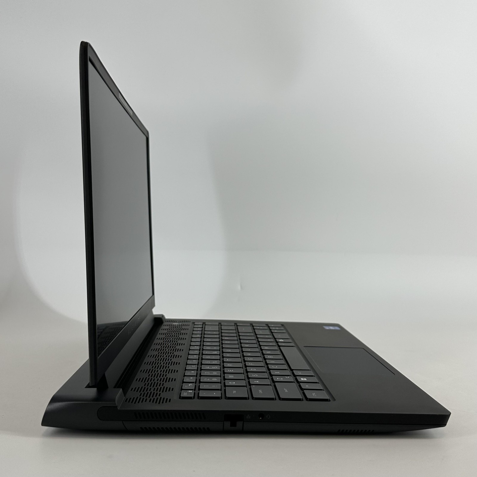 Dell Alienware m15 R7 240Hz 2K 2.3 GHz i7-12700H 16GB 512GB RTX 3070 Ti Bad Mic