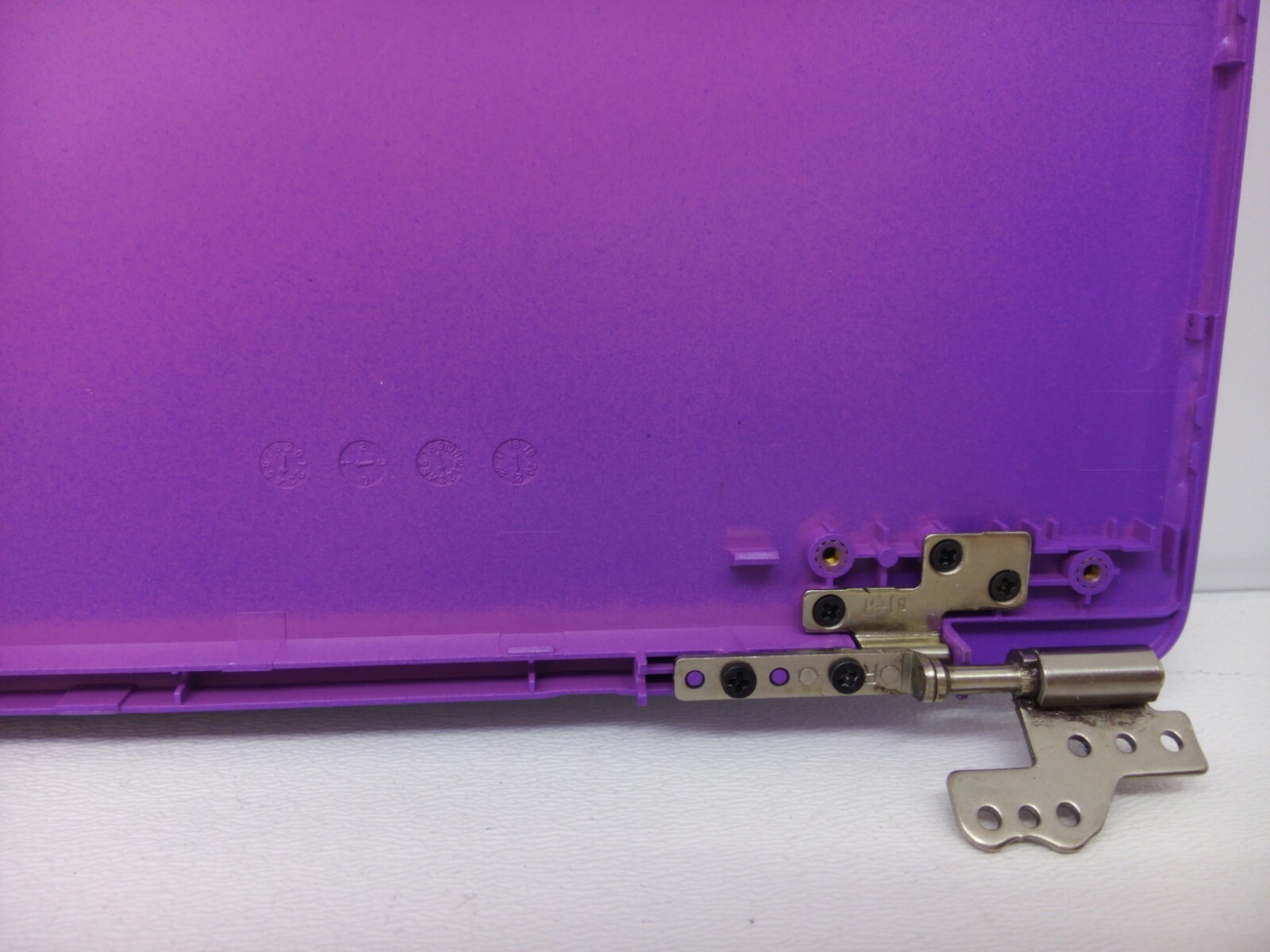 Ematic EWT147PR 14.1″ Purple Laptop LCD Back Top Cover + Hinges & Webcam 147