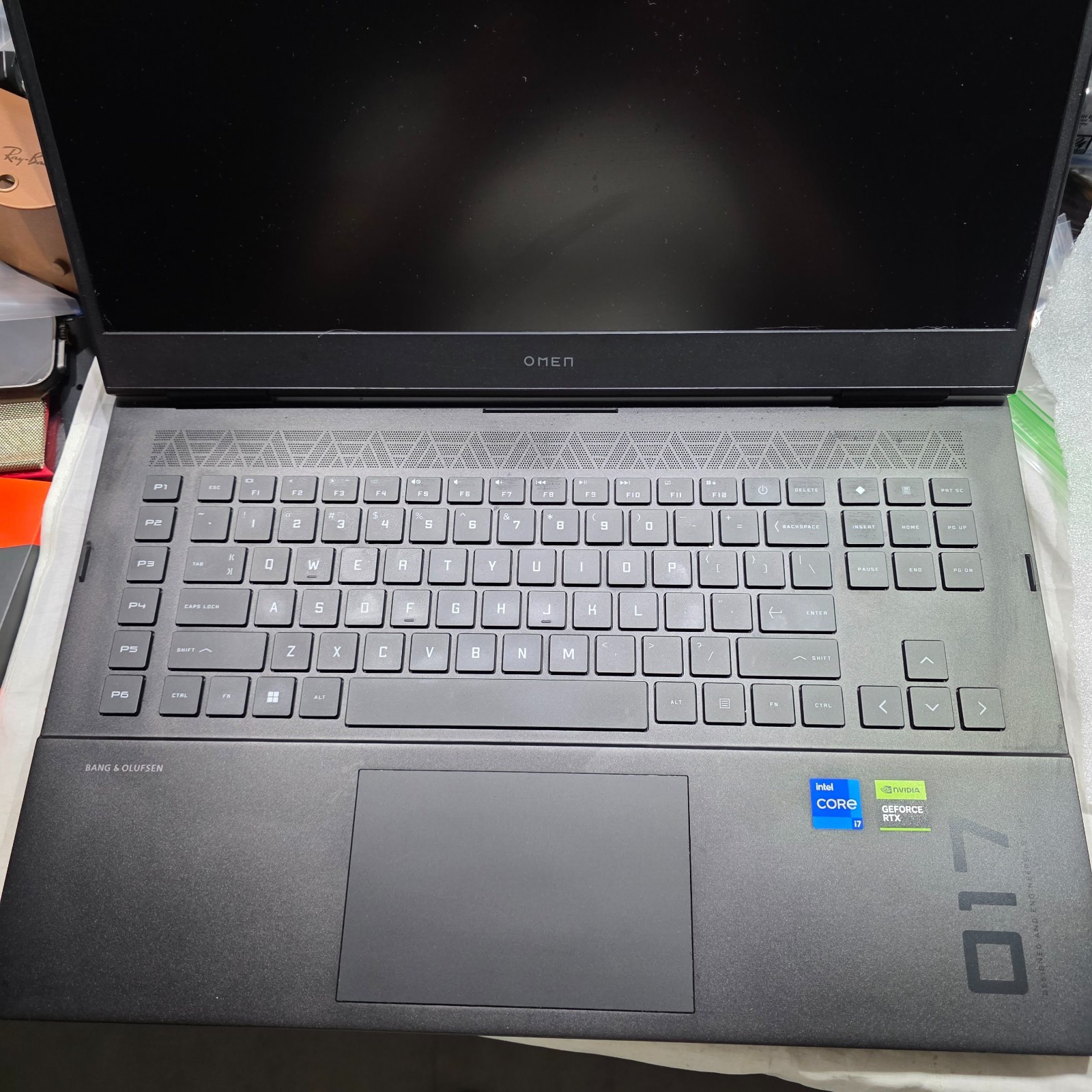 HP Omen 17.3″ 1080P 144Hz i7-13700HX 16GB 1TB SSD RTX 4060 140W 8G DDR6 Fast SH