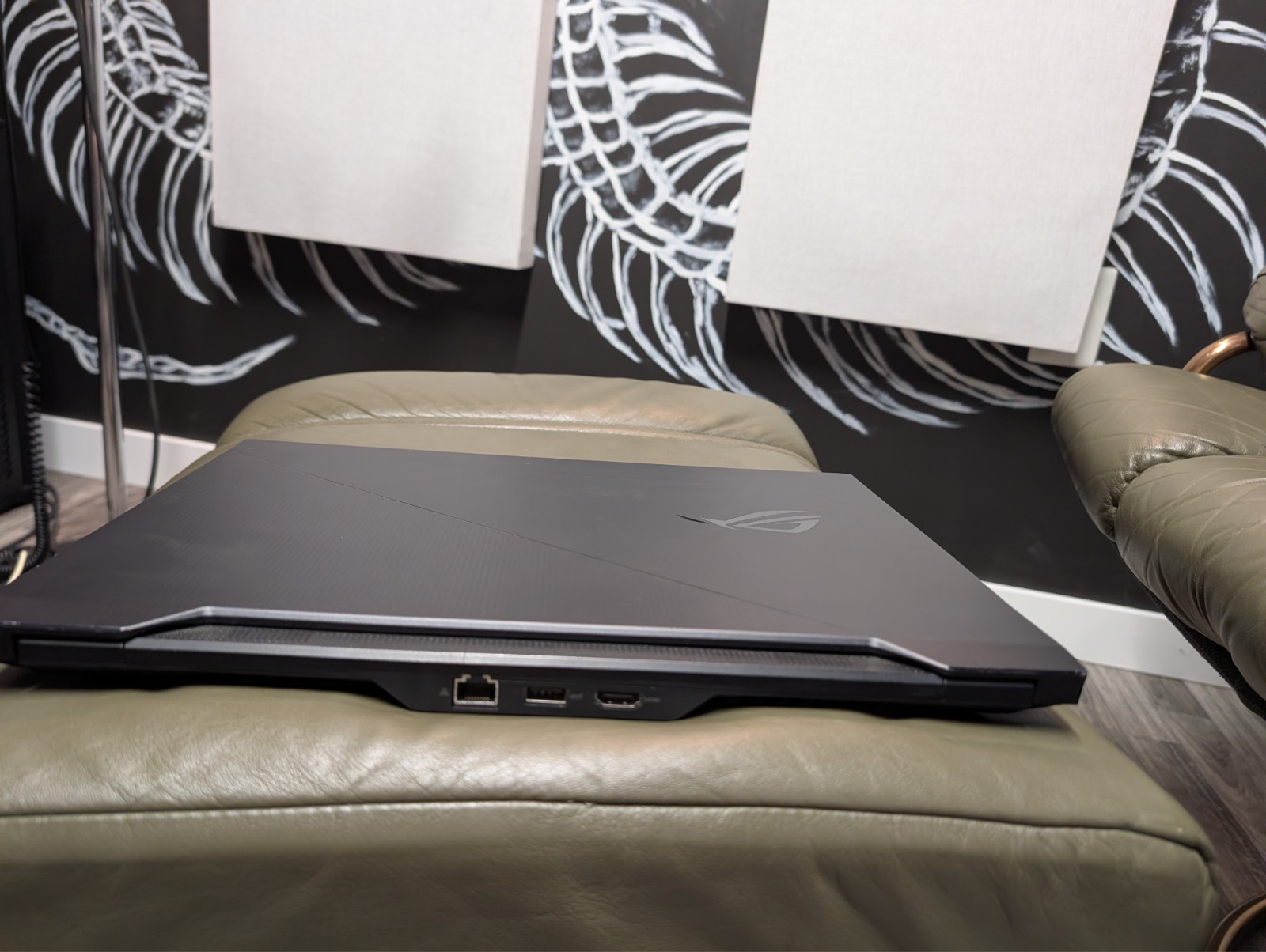 Asus ROG Zephyrus Duo 15 SE (2021) GX551QS-XS99 Ryzen 9 RTX 3080 4K 120Hz 3ms