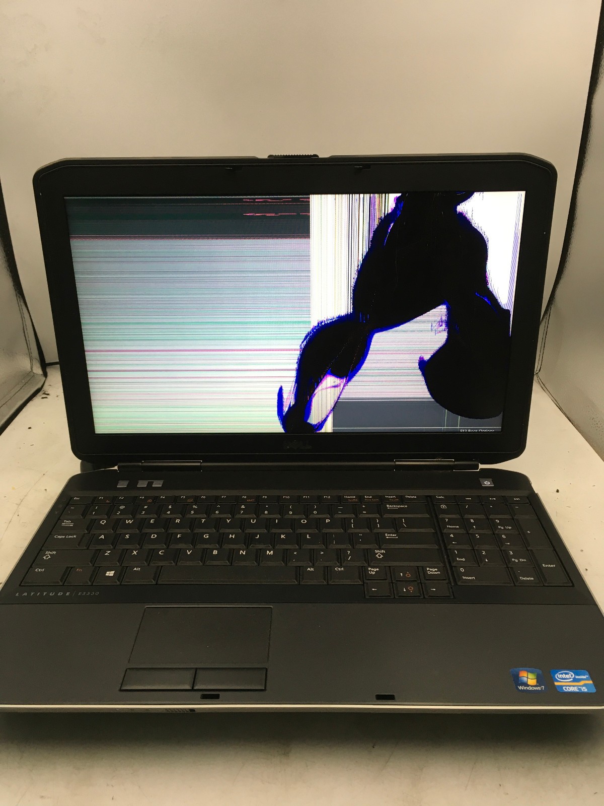 DELL LATITUDE E5530 – FOR PARTS – INTEL CORE I5 – 4GB RAM – READ DESCRIPTION -BB