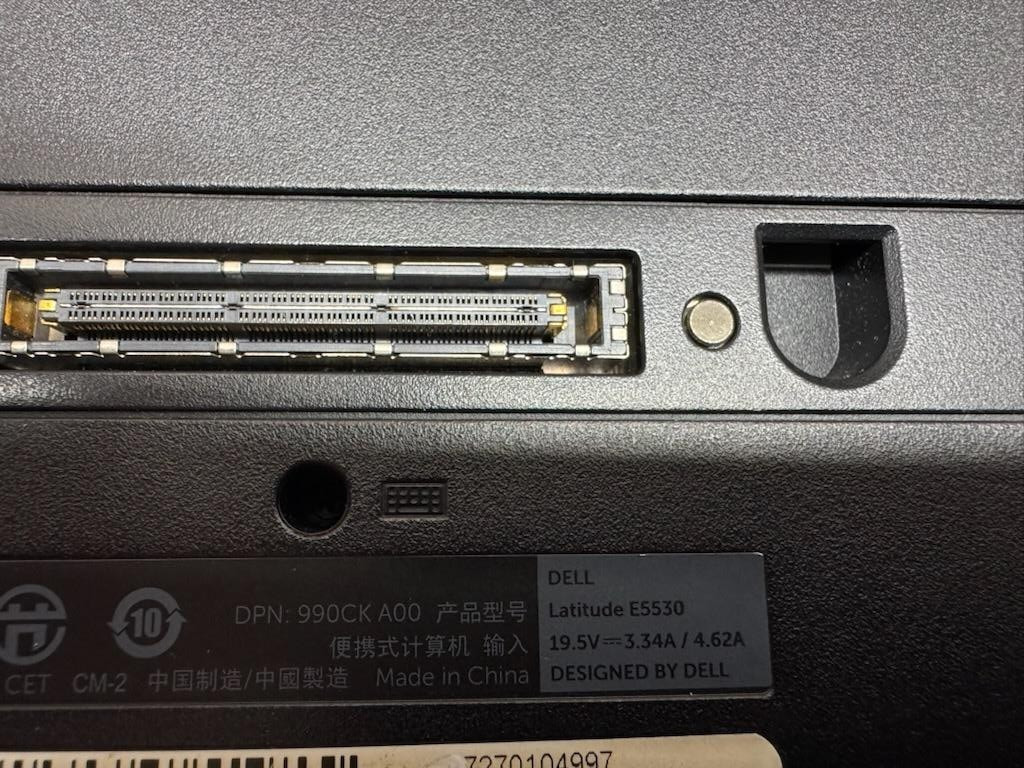 Dell Latitude E5530 Intel Core i5-3230M @ 2.60GHz 8GB RAM 250GB HHD 15.6″ LAPTOP