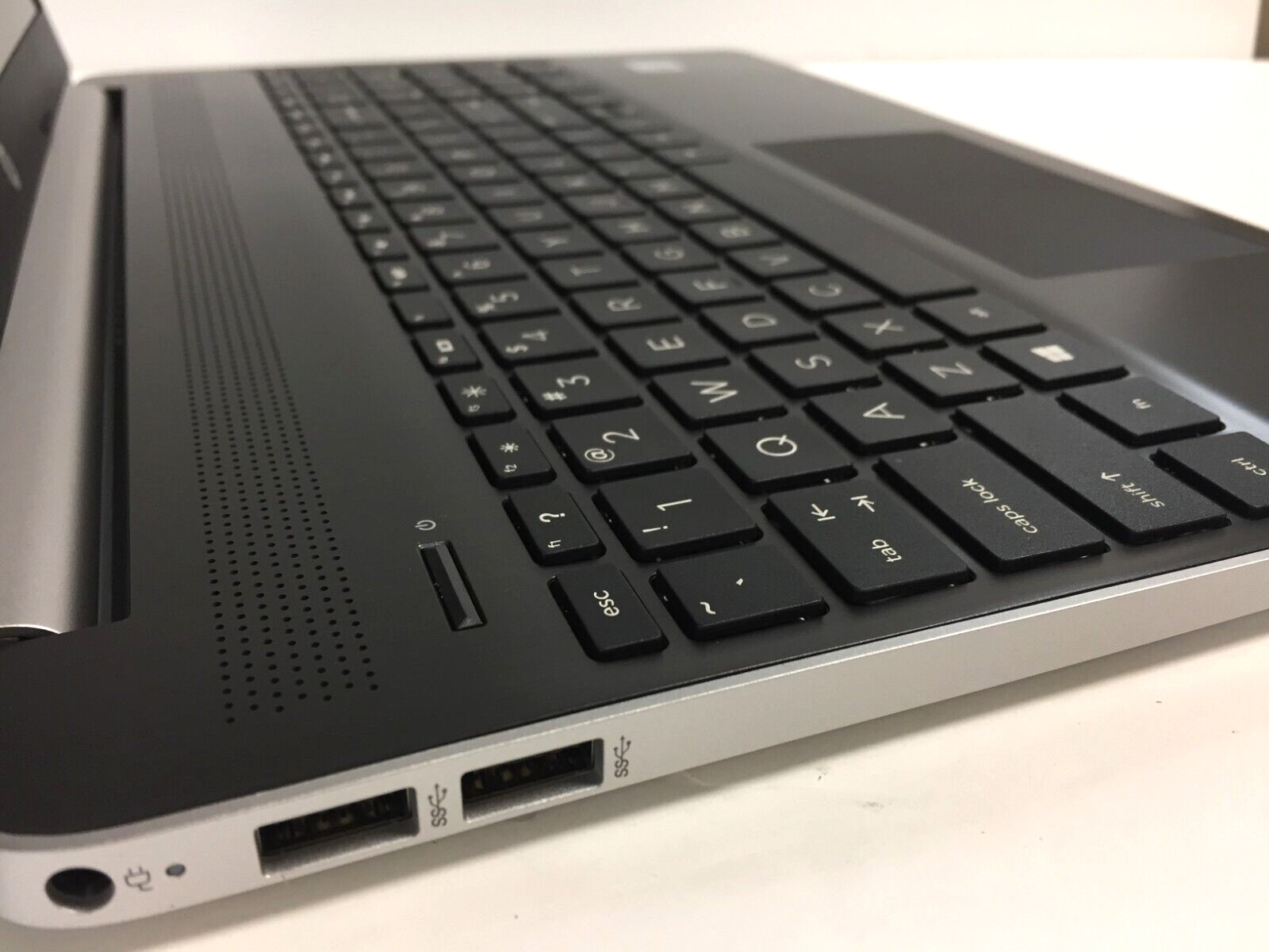 HP 15-DY1731MS 7PA01UA 15.6″ Touchscreen LAPTOP/I3-1005G1/8GB RAM/128GB SSD/W10