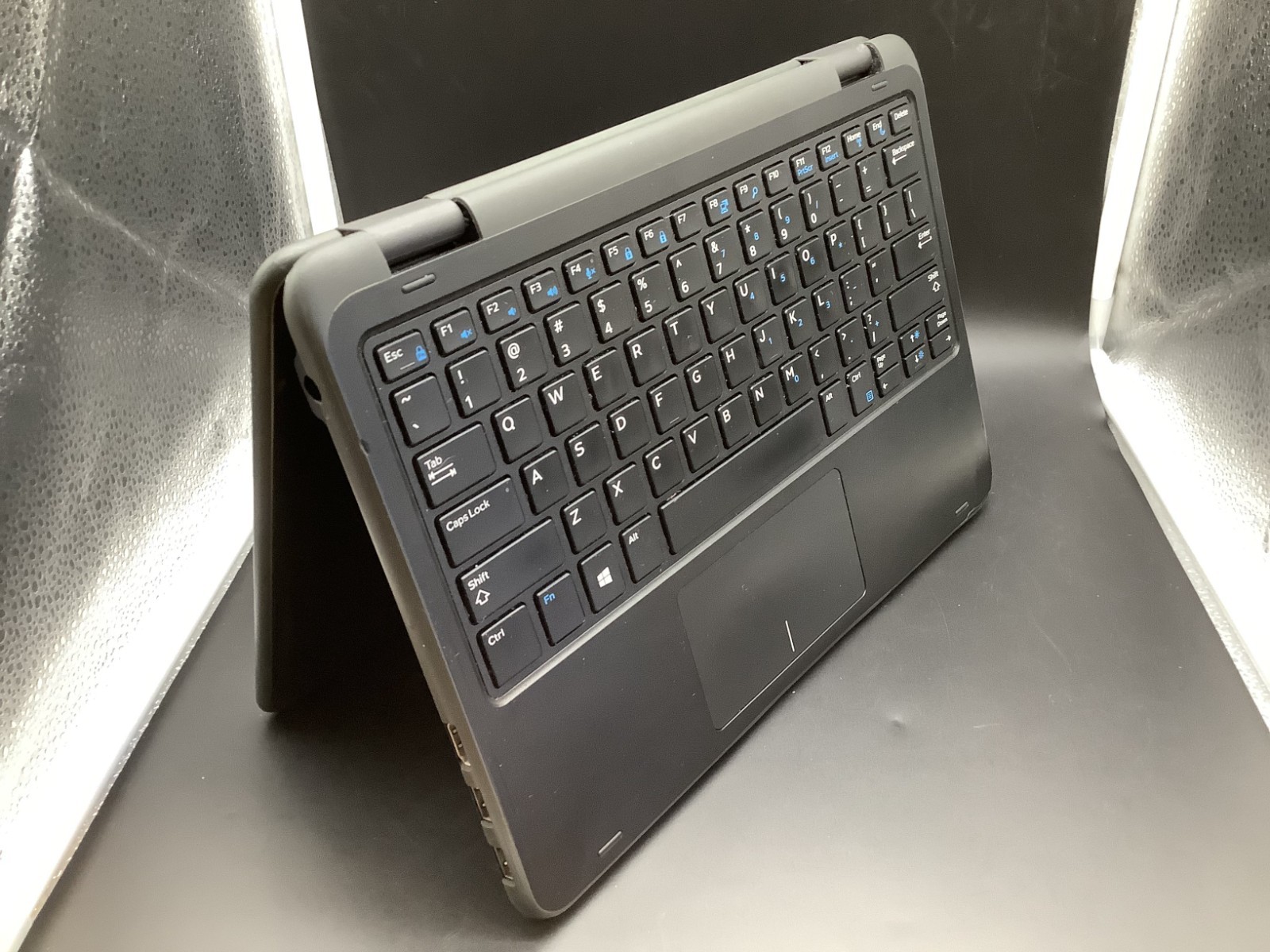 Dell Latitude 3190 2-in-1 Pentium Silver N5030 1.10GHz 4GB RAM 128GB SSD C Grade