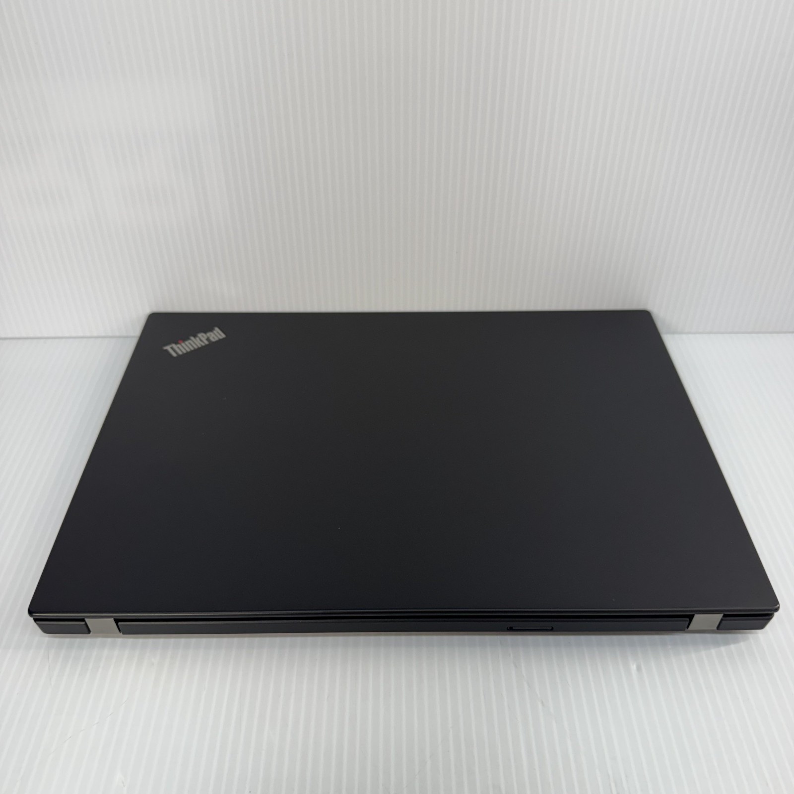 Lenovo ThinkPad X13 Ryzen 7 13.3″ Touchscreen Windows 11 Pro Laptop 256GB SSD 16