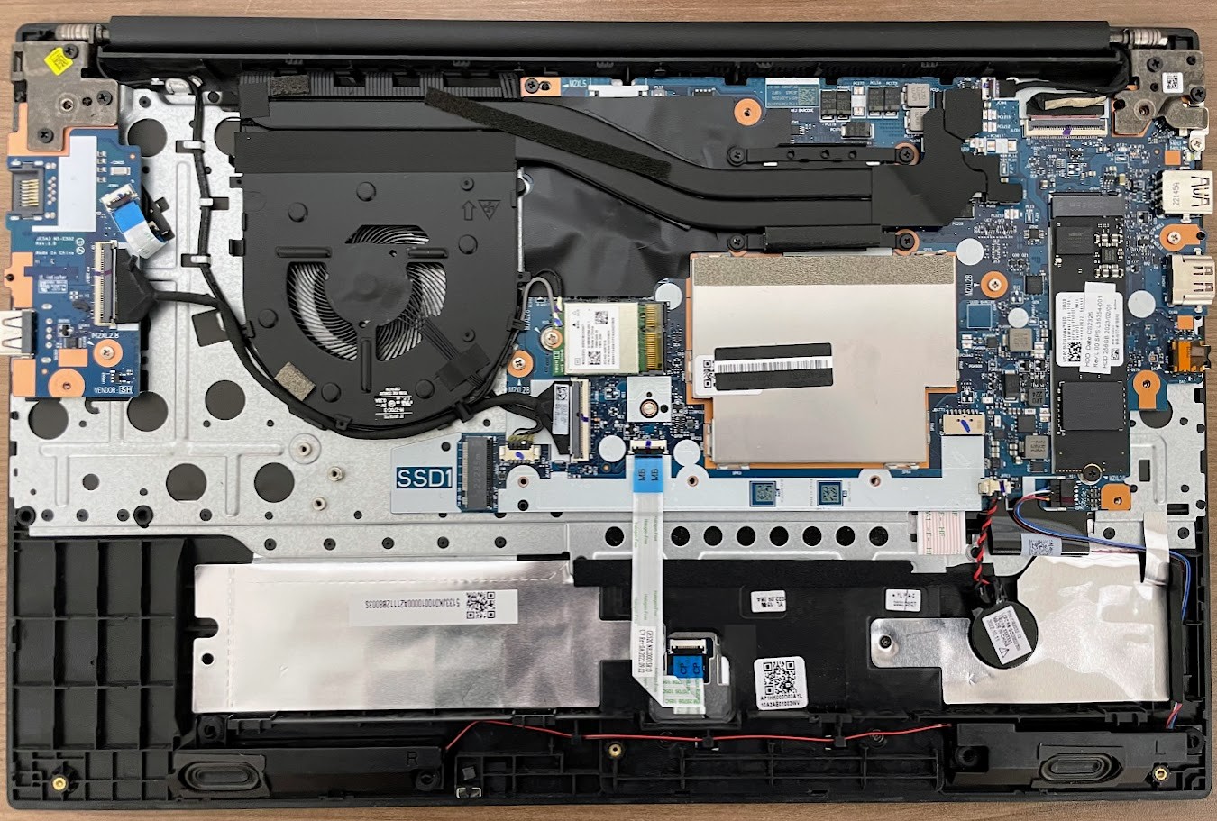 Lenovo ThinkPad E15 G4 W11 AMD Ryzen 5 562 2.30GHz RADEON 8gb RAM 256gb SSD READ