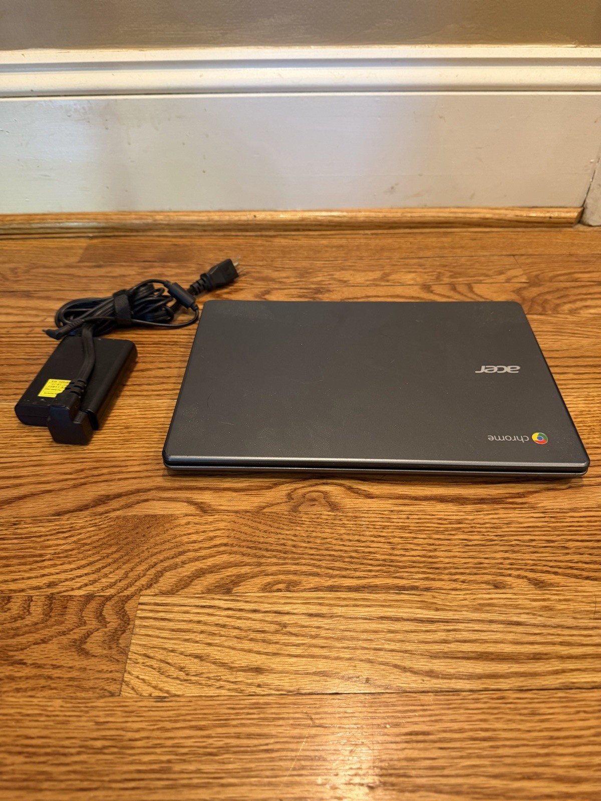 Acer Chromebook C720 Series Model # ZHN With The Adapter Cord Good Condition