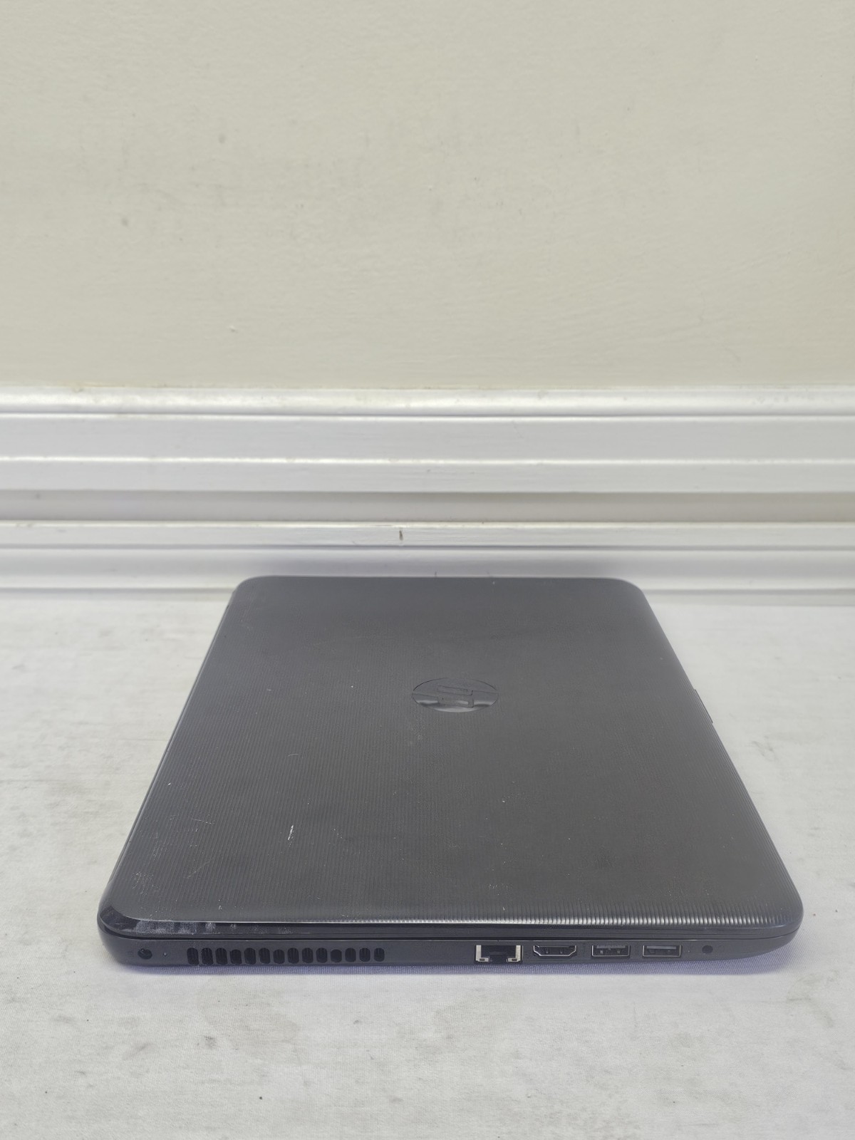HP 15-ba018wm Laptop – AMD E2-7110 – 4GB RAM – 500GB HDD – Screws Gone – Win 10