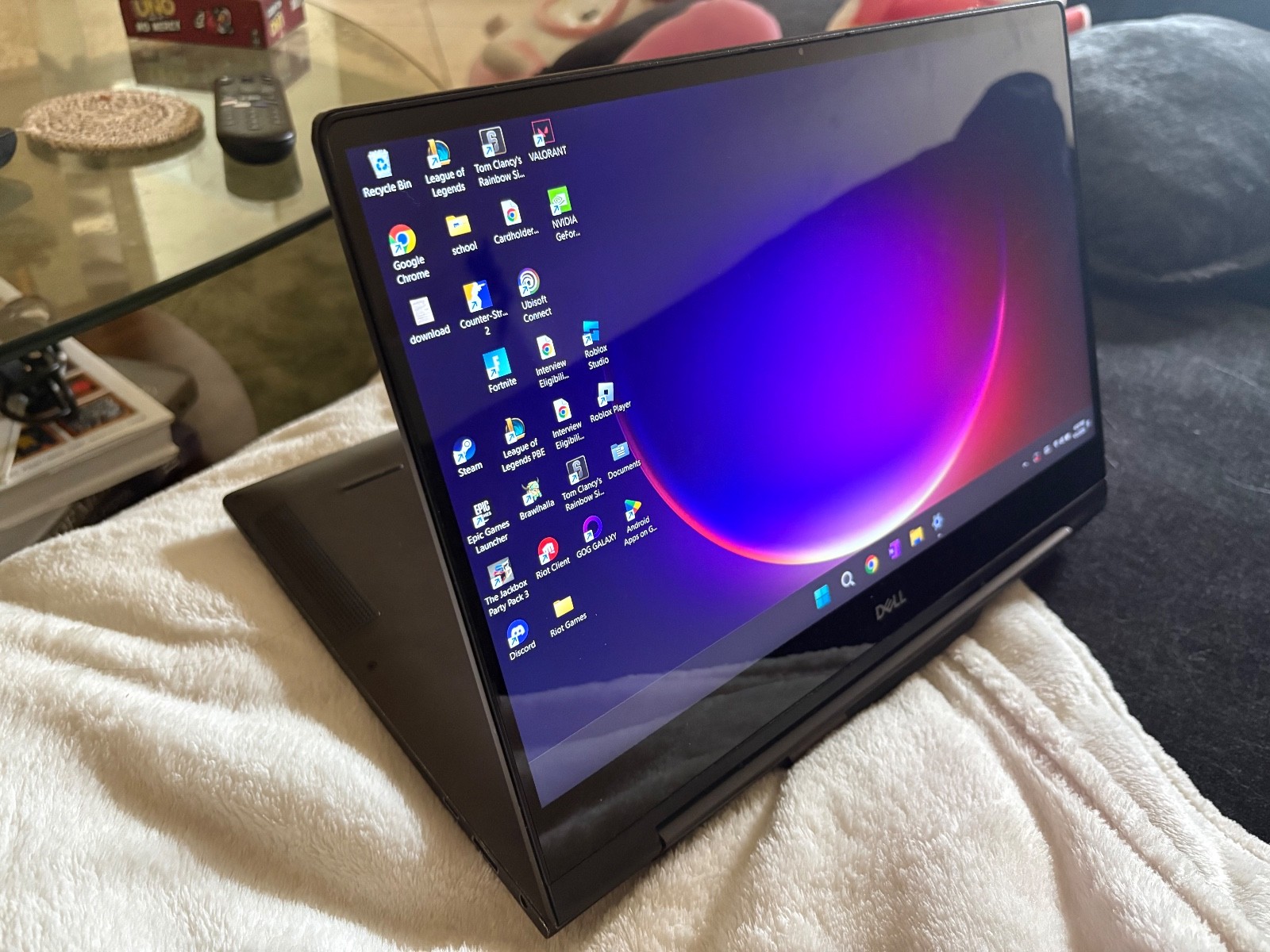 Dell Inspiron 7591 2-in-1 15.6″ UHD i7-10510U 1.8GHz 16GB RAM 512GB NVIDIA MX250