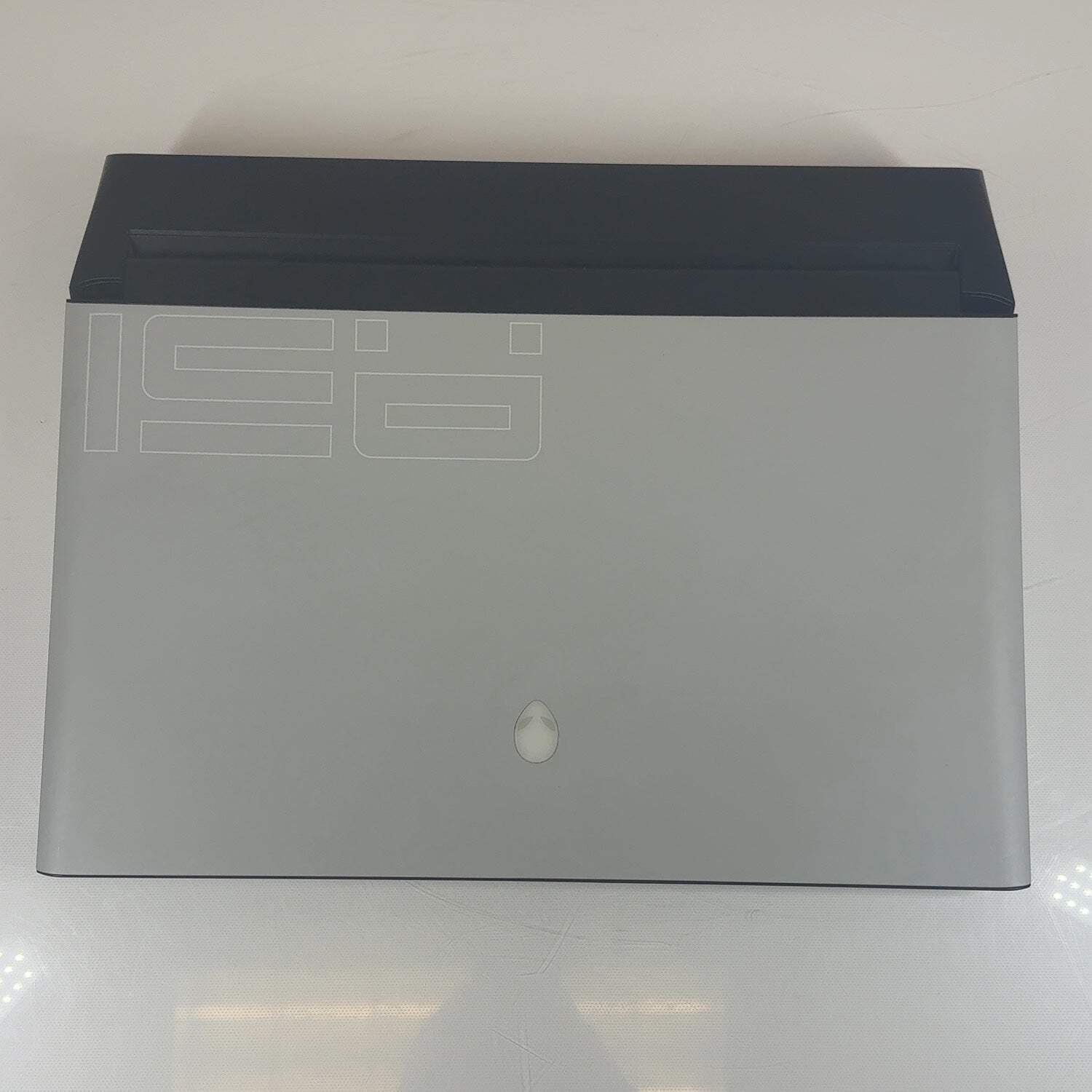 Alienware Area-51m R2 17.3″ i7-10700k 3.8GHz 16GB RAM 1TB SSD GeForce RTX 2070 S