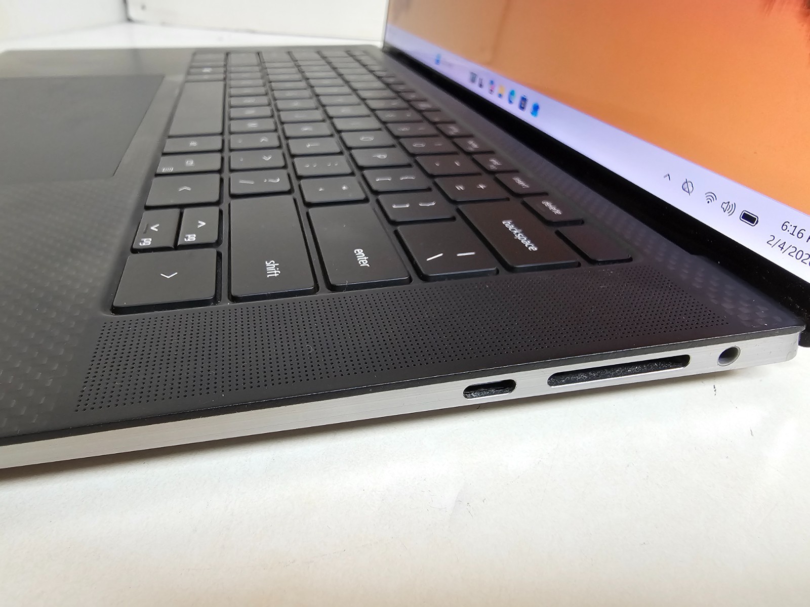 Dell Precision 5550 Laptop – Core i7-10875H 32GB 512GB 15.6″ – Quadro T2000