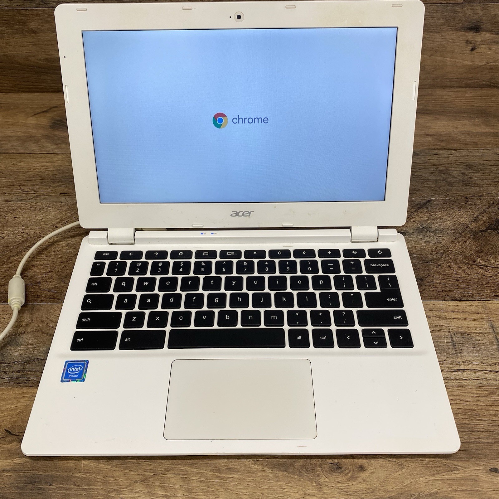 Acer Chromebook 11 CB3-131 Notebook – White, Dead Battery- Powers On