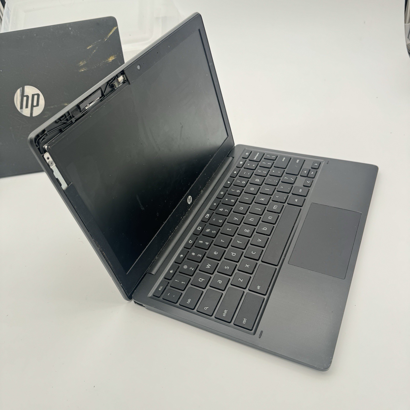 HP Chromebook Lot Of 6 Mixed For Parts Only Broken Hinges Untested Screens Good