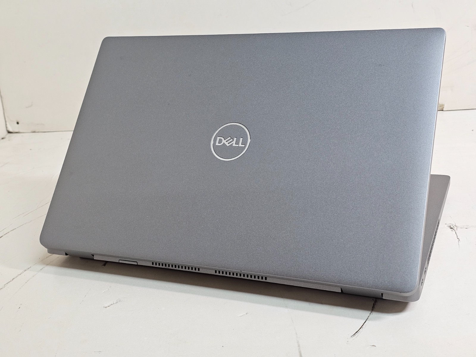 Dell Latitude 5421 Laptop – 2.5 GHz i7-11850H 16GB 512GB SSD Webcam 14″