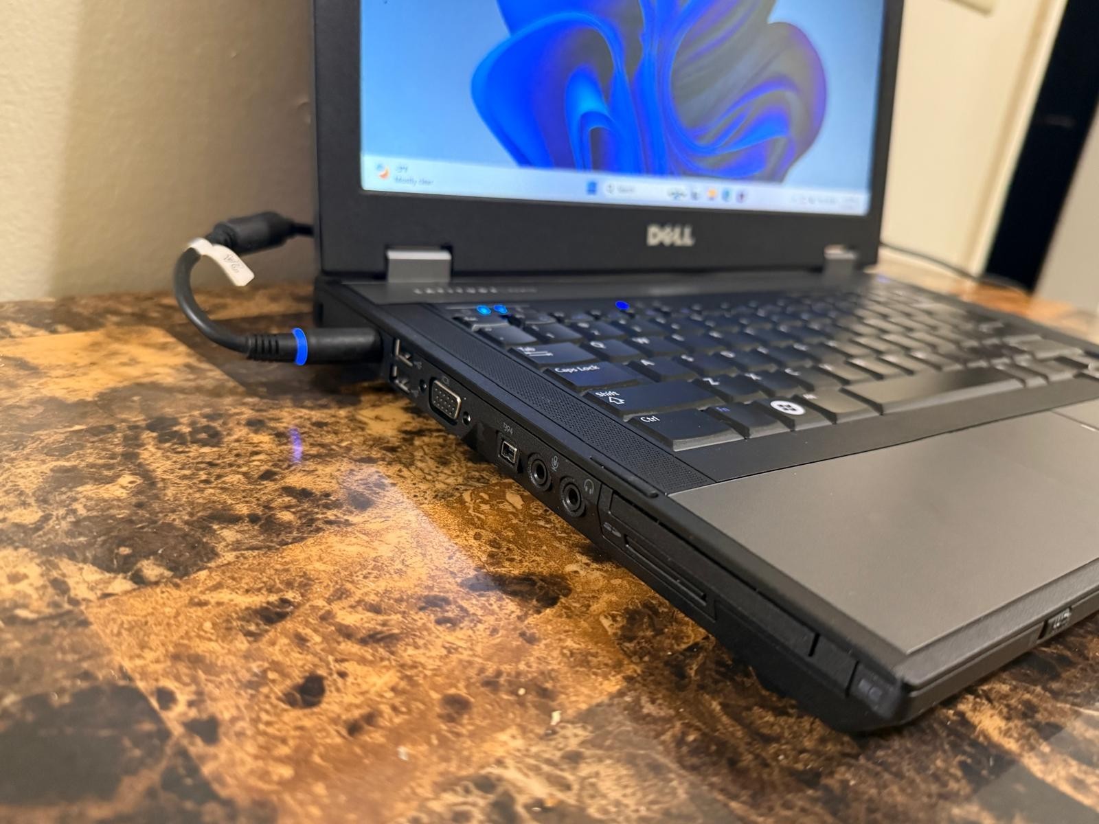 DELL LATITUDE E5410 LAPTOP 14″ i5 2.43GHz 128GB SSD 8GB WINDOWS 11 PRO