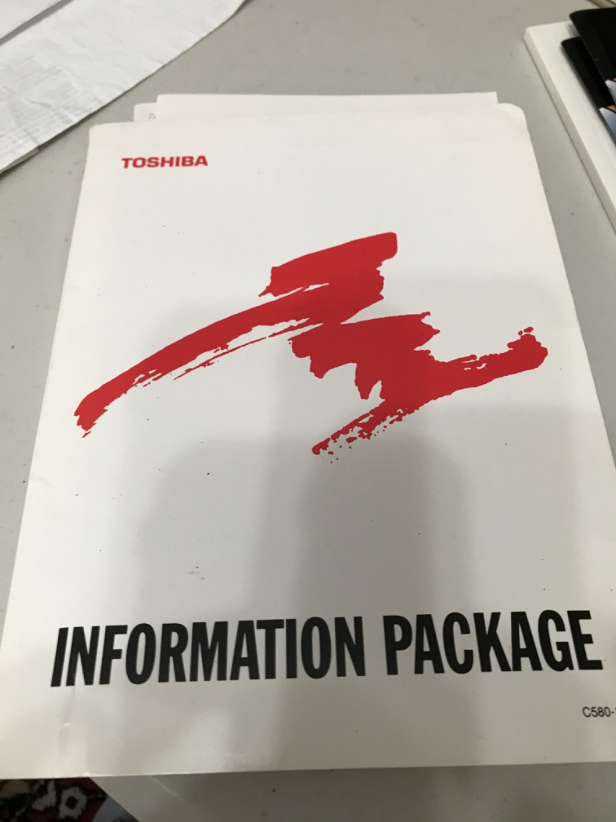 TOSHIBA PORTEGE 610CT LAPTOP/CHARGER/EXTRA BATTERY/EXTRA FLOPPY DRIVE/BOOKLETS