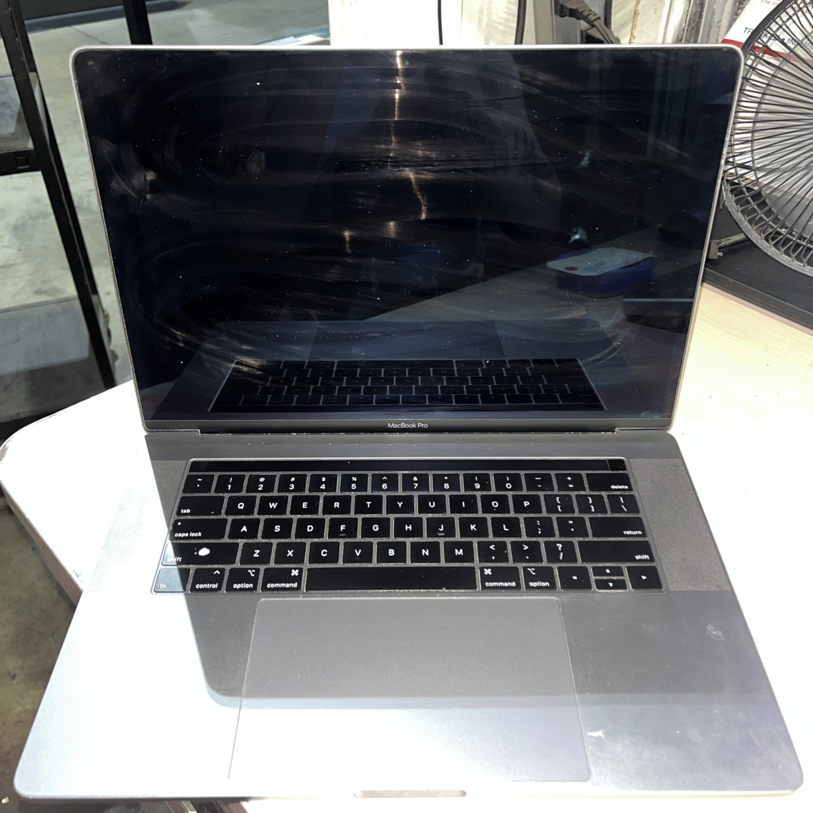 APPLE MACBOOK PRO 16″ 2019 CORE I7-9750H 2.6GHZ 16GB RAM 256SSD