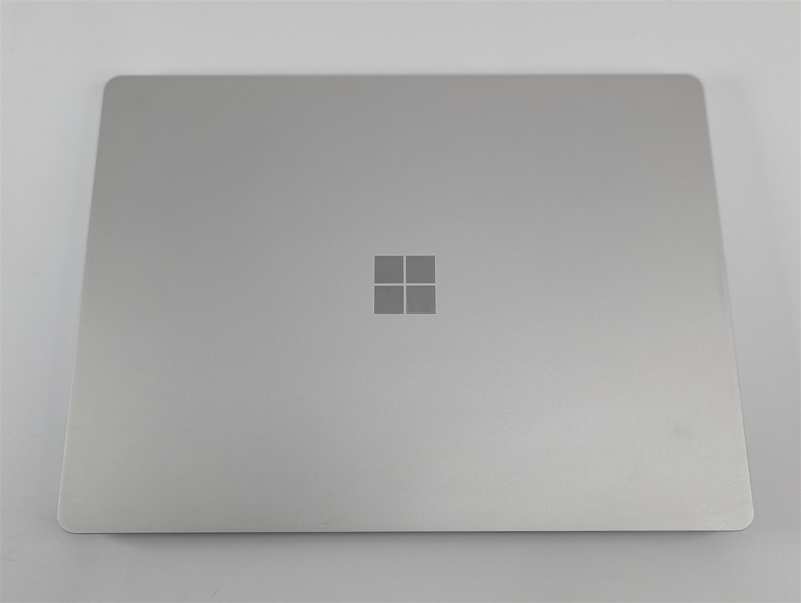 Microsoft Surface Laptop Go 2 2022 12.4″ i5-1135G7 2.4GHz 16GB RAM No Storage