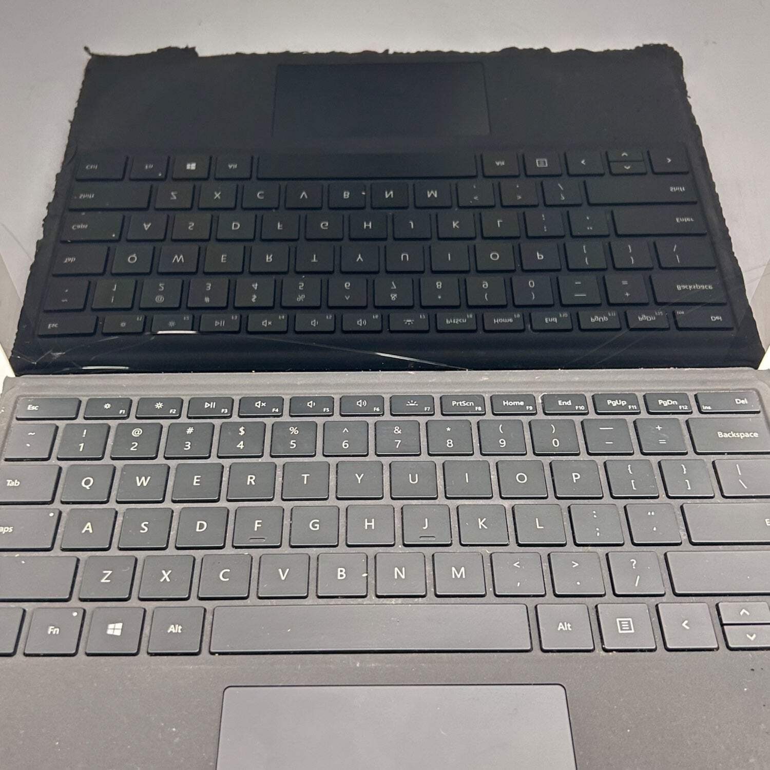 Broken Microsoft Surface 5 Pro 1796 12.3″ m3-7Y30 4GB RAM 128GB SSD Cracked Scre