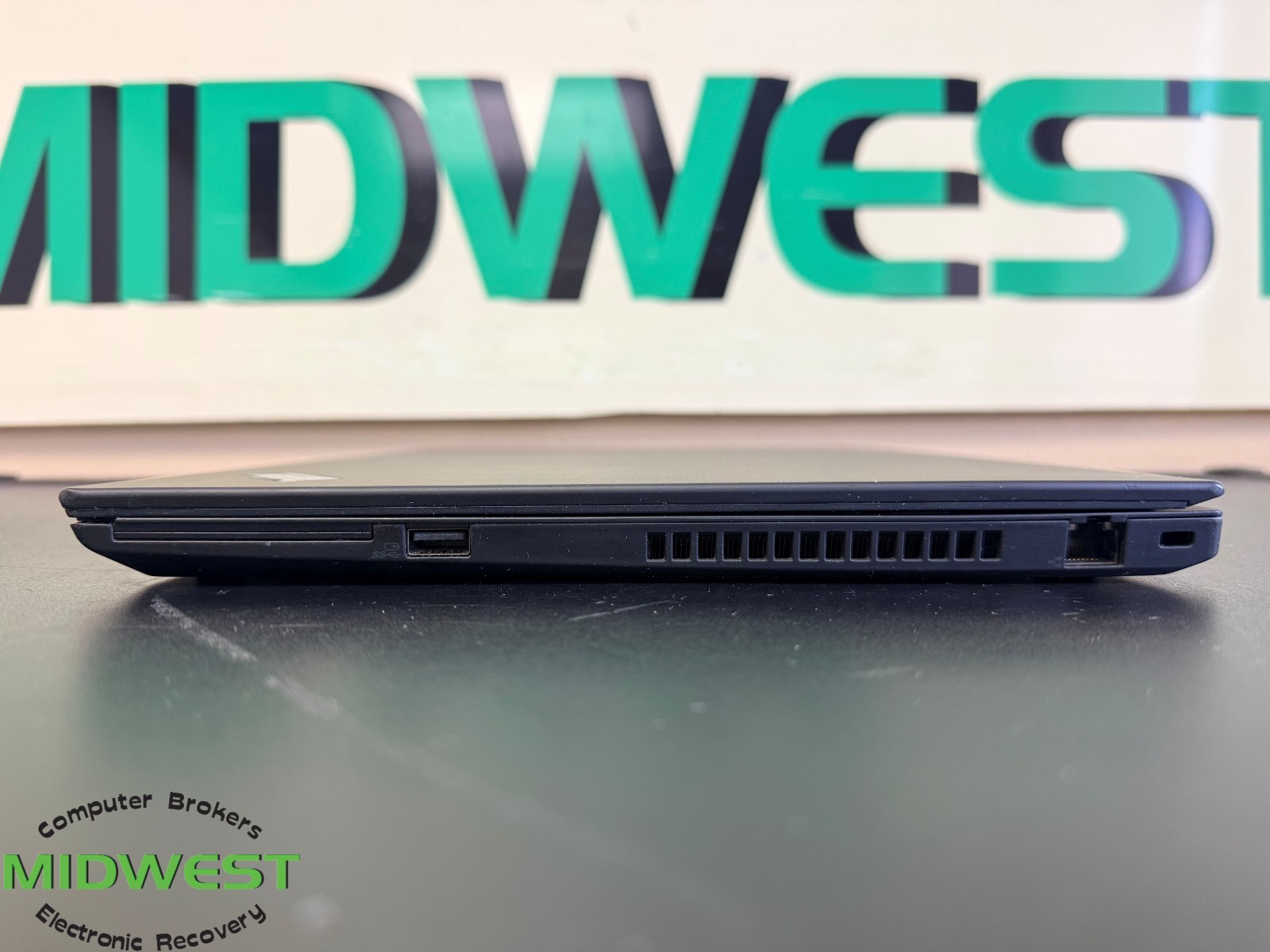 Lenovo ThinkPad T590 i7-8565U 1.80GHz 16GB 256GB SSD (For Parts)