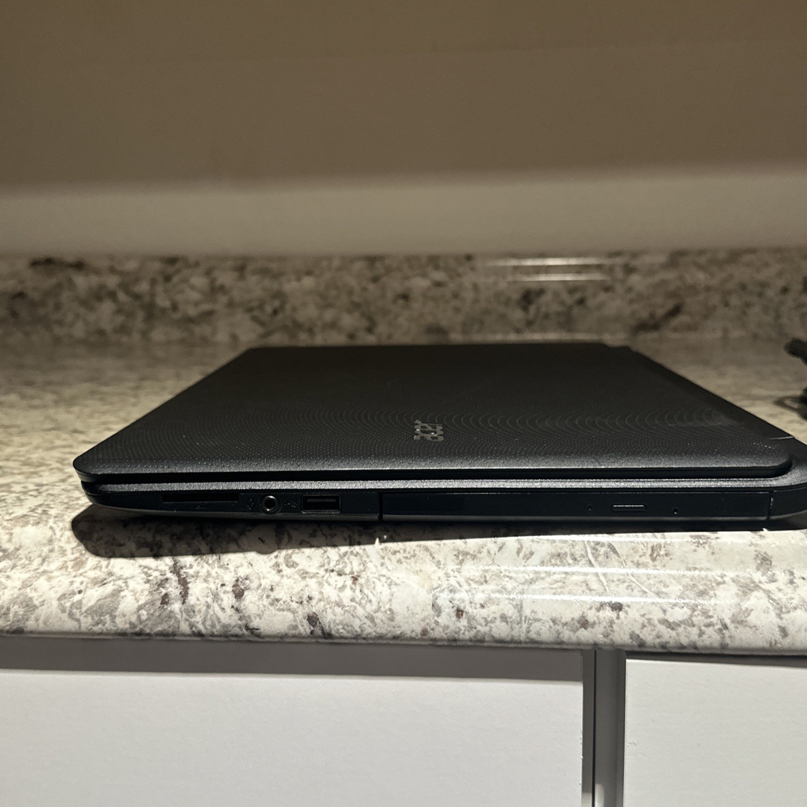 Acer Aspire ES1-533 15.6 Laptop Celeron N3350 4GB 500GB HD Windows 10