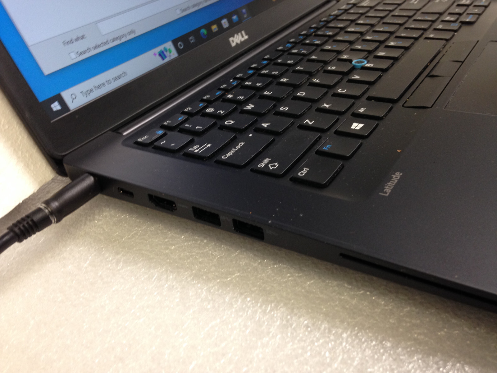 Dell 7480 i7-7600U 2.80GHz 8GB 256GB w/ AC Adapter (NON Touch screen )