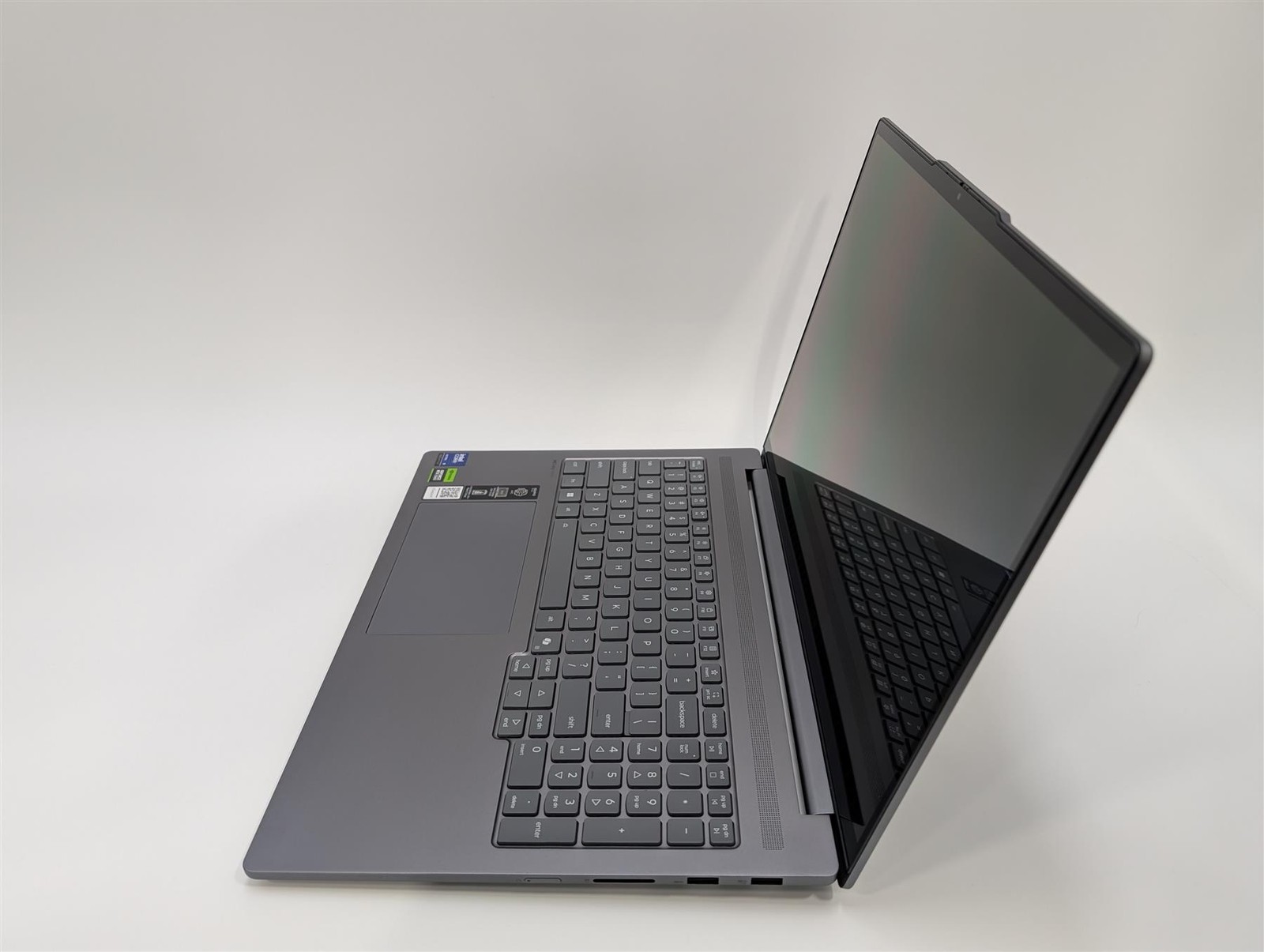 Lenovo IdeaPad Pro 5 16IAH10 32 GB RAM 1 TB SSD Used Excellent