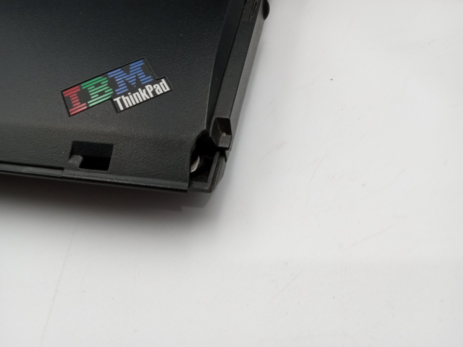 IBM ThinkPad R52 15″ Laptop Intel Pentium 512MB RAM 80GB HDD WinXP – READ -RR
