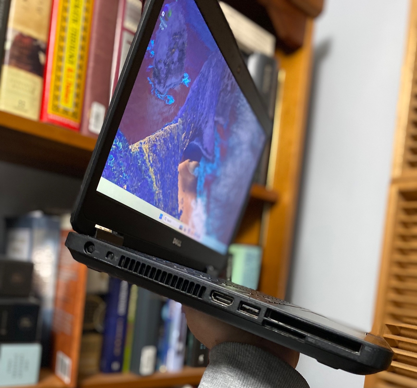Windows 10 HP Laptops! 6715b AMD 2.0GHz 4GB RAM SSD FREE InPods 12 Earbuds!