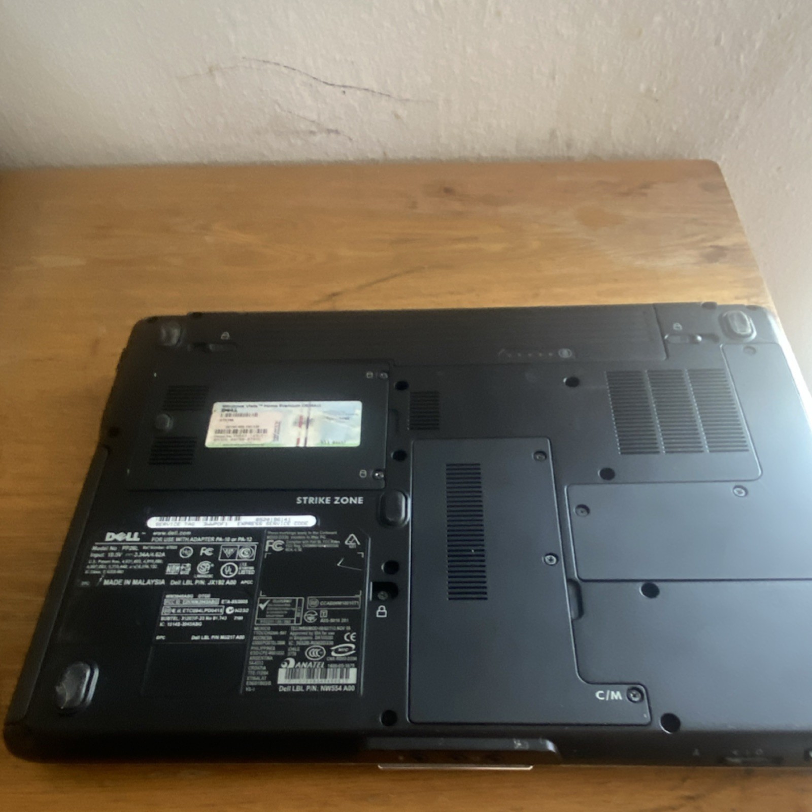 Dell Inspiron 1420 Notebook Laptop Intel Centrino 14″ Silver Windows Vista Wi-Fi