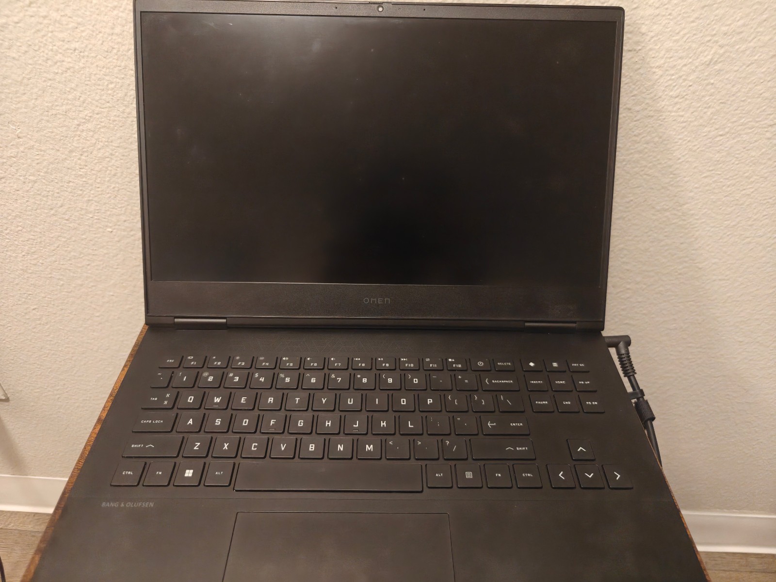HP OMEN 16, RTX 4050, Intel Core i5-13420H, 16 GB RAM, 512 GB SSD