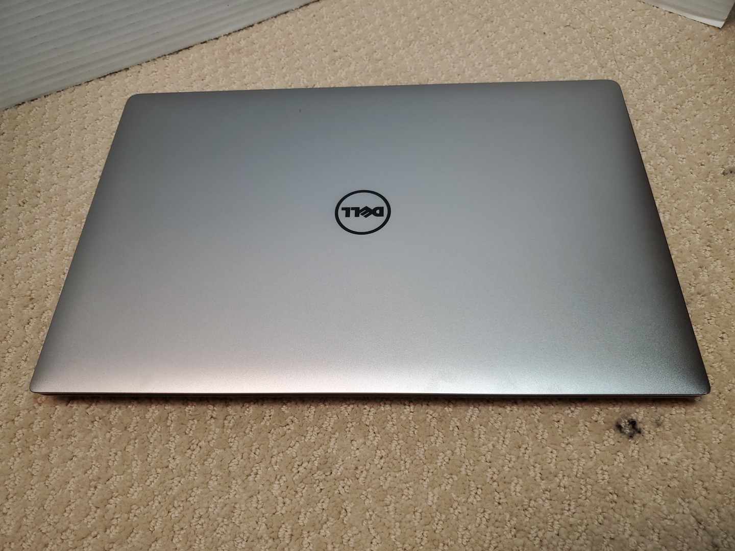Dell XPS 15 9550 i5-6300HQ 2.30GHz 8GB RAM 1TB Touchscreen Win 10 PRO.