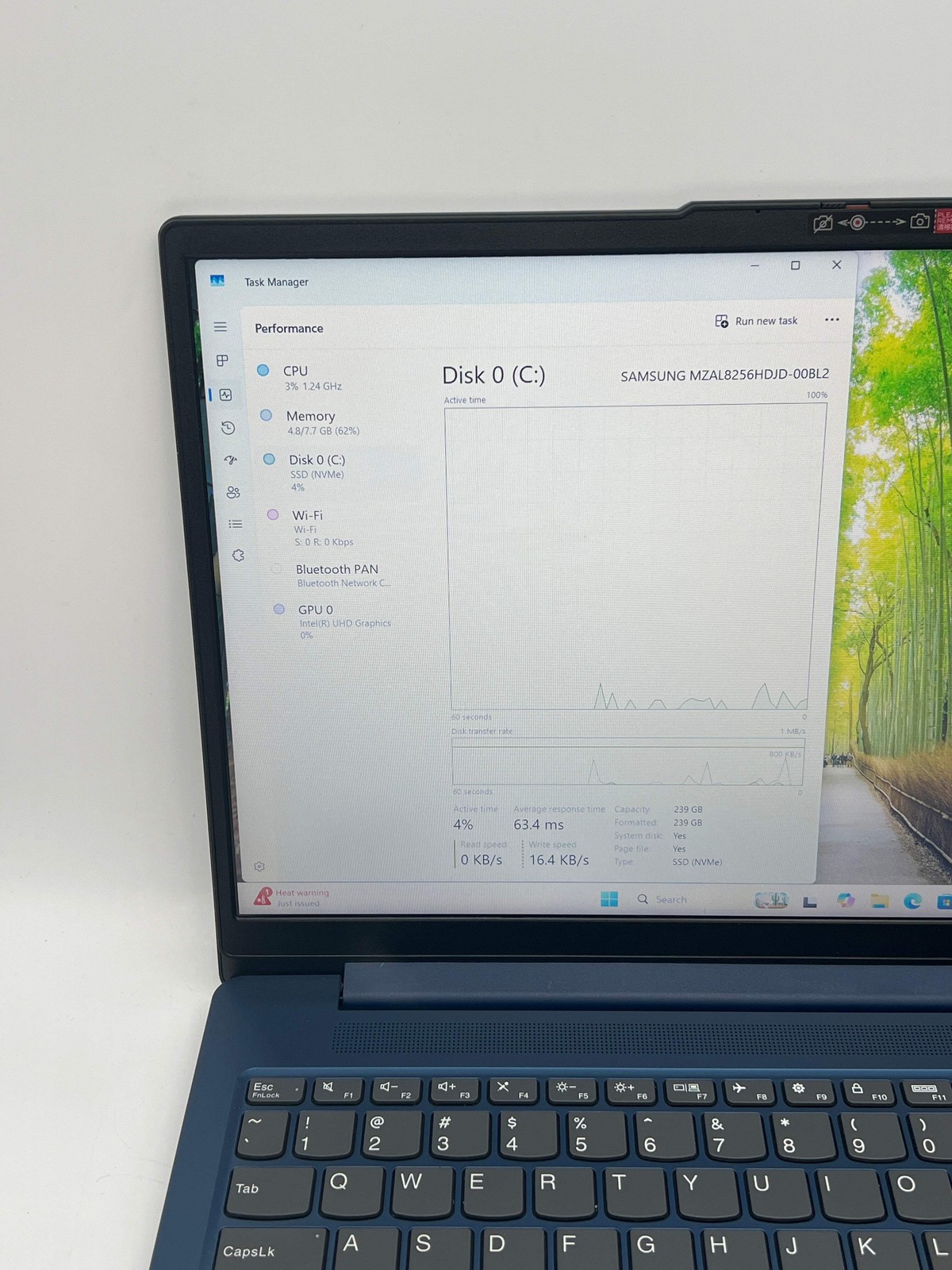 Lenovo IdeaPad Slim 3 15.6″ i3-N305 8GB 256GB – Used
