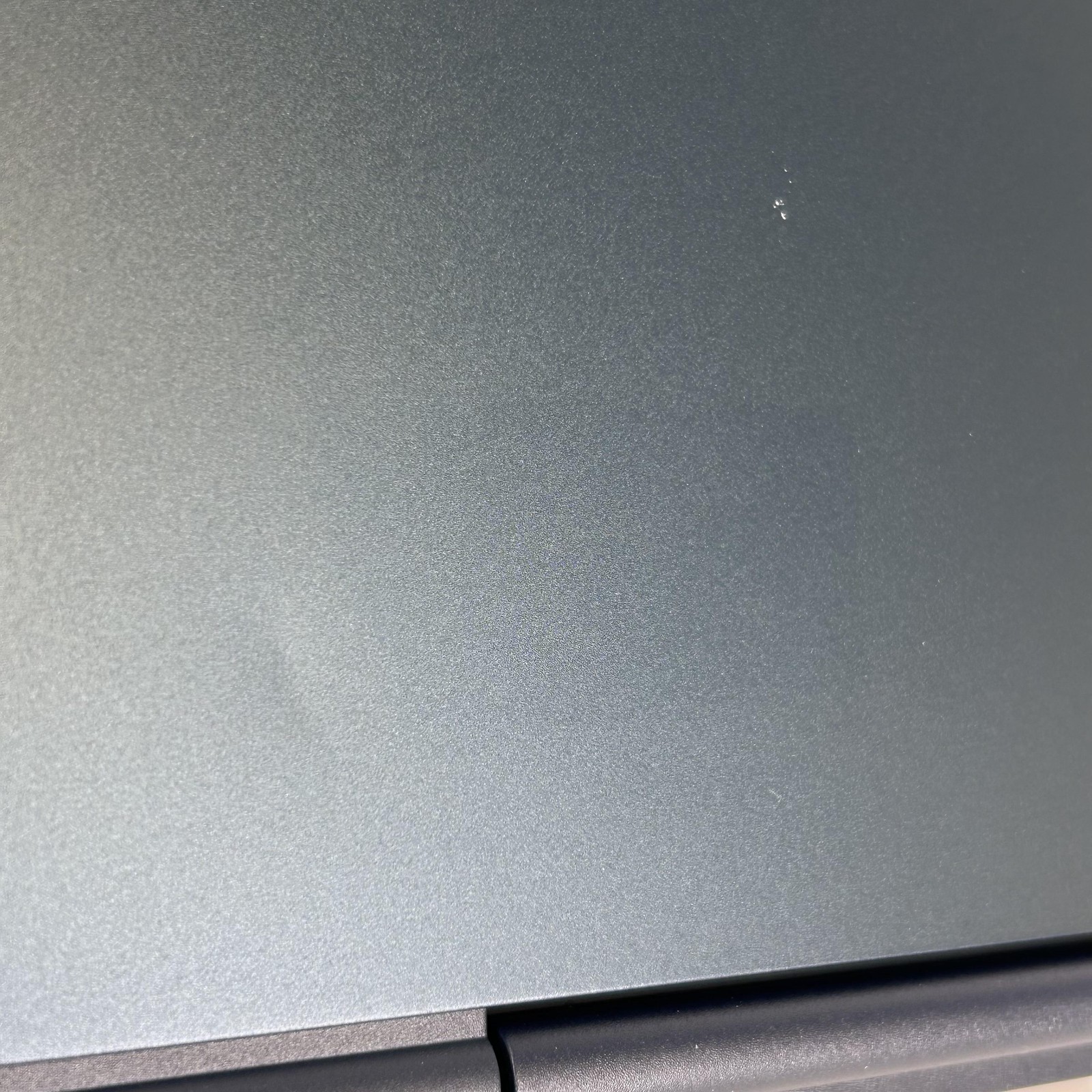 Dell Alienware 16 Aurora AC16250 QHD+ 2.7GHz Intel Core 9 270H 16GB 1TB RTX 5070