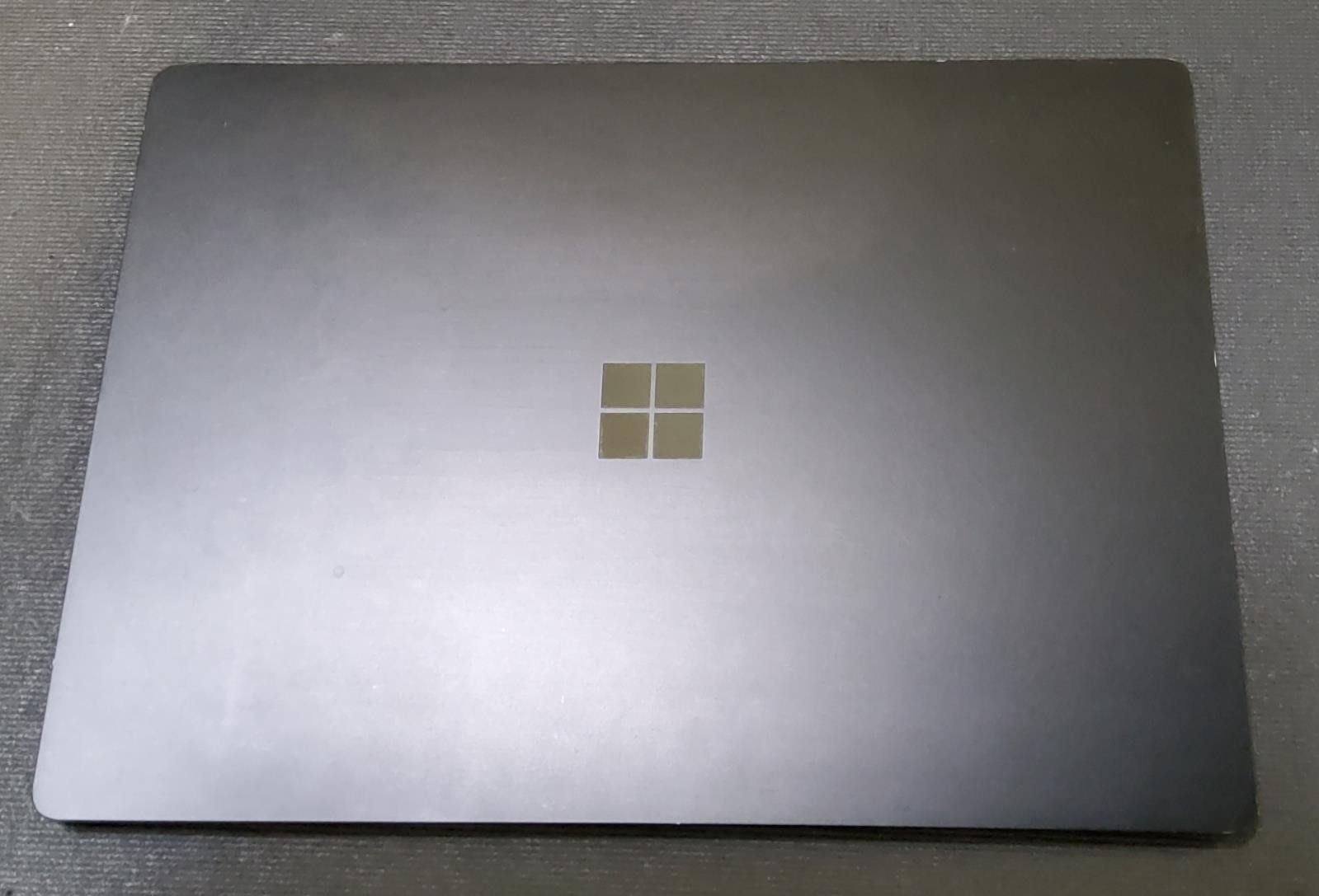 Microsoft Surface 4 13.5″ i5 11 Gen 16GB RAM 512GB SSD Windows 11 Pro