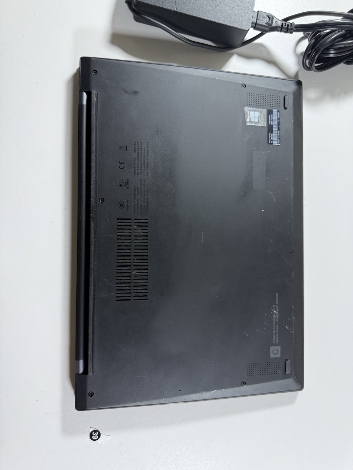 Lenovo ThinkPad X1 Carbon 9th Gen 14″ Intel i7-1185G7 16GB DDR4 256GB Win 11