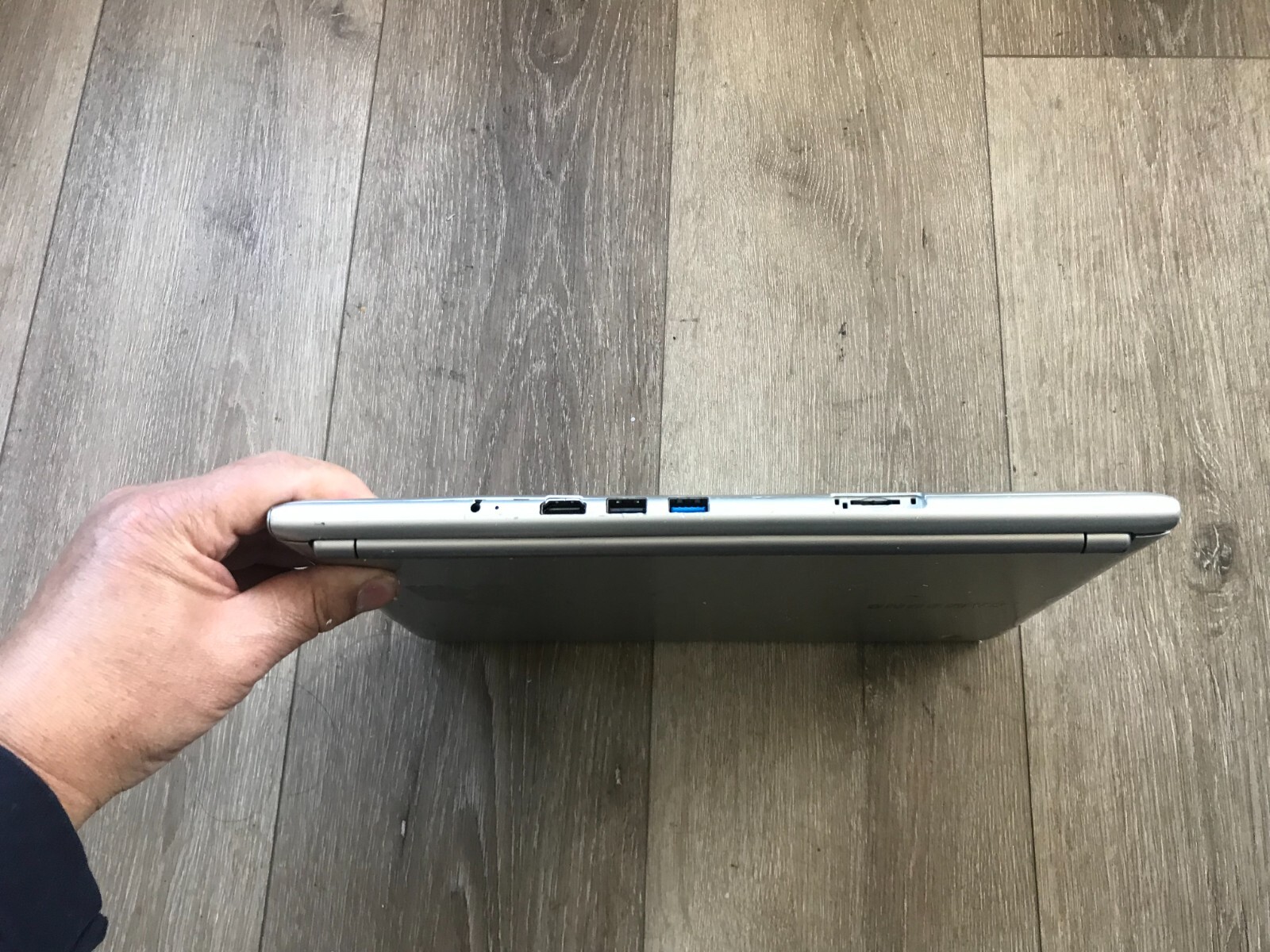 Samsung XE303C12-A01US 11.6″ 5 Dual Core 1.70GHz 2GB 16GB Chromebook