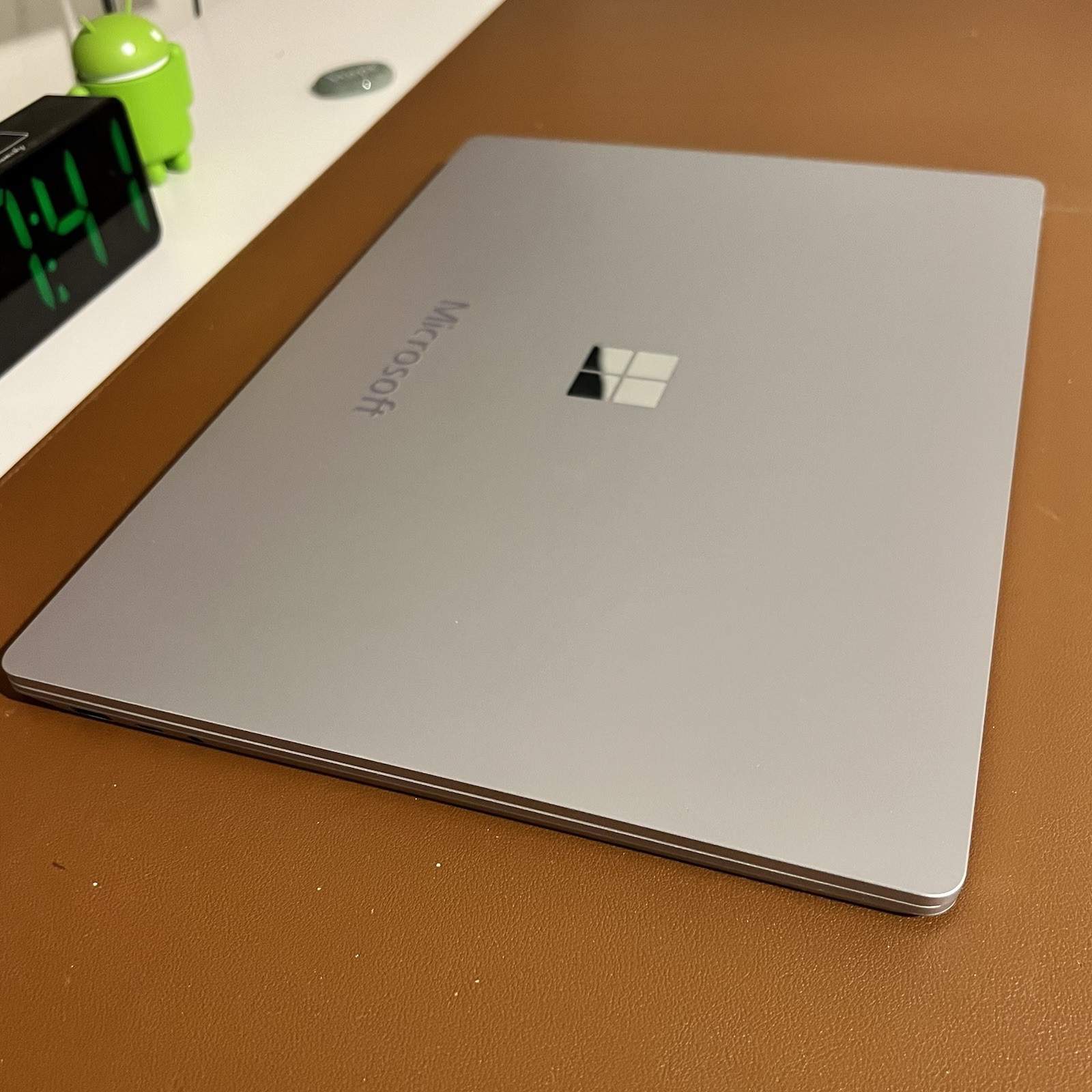 Microsoft Surface Laptop 4 Touchscreen 15″ AMD Ryzen 7 – 8GB RAM 238GB SSD