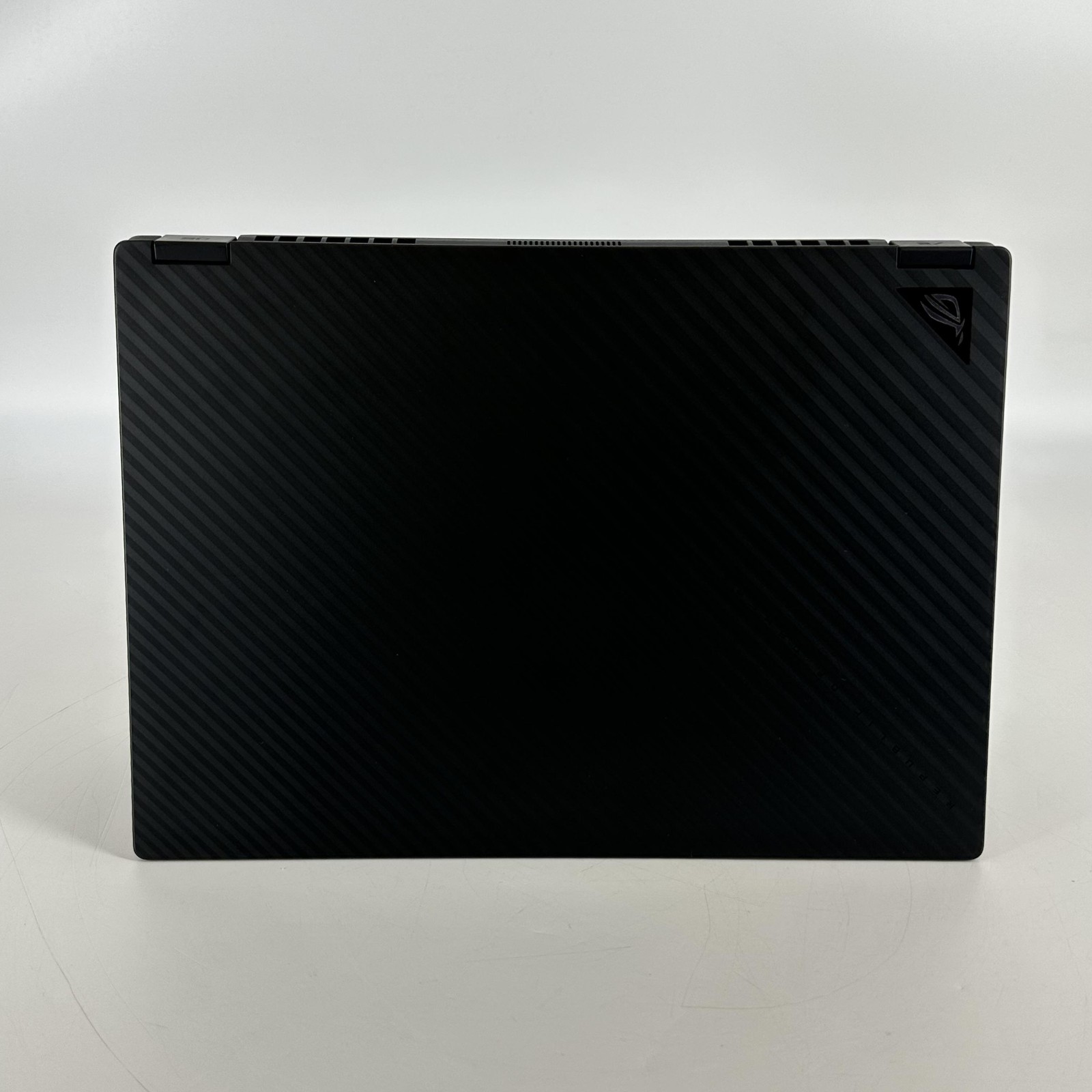 Asus ROG Flow X13 GV302 13 120Hz FHD+ TOUCH 4.GHz Ryzen 9 7940HS 16GB 512GB READ
