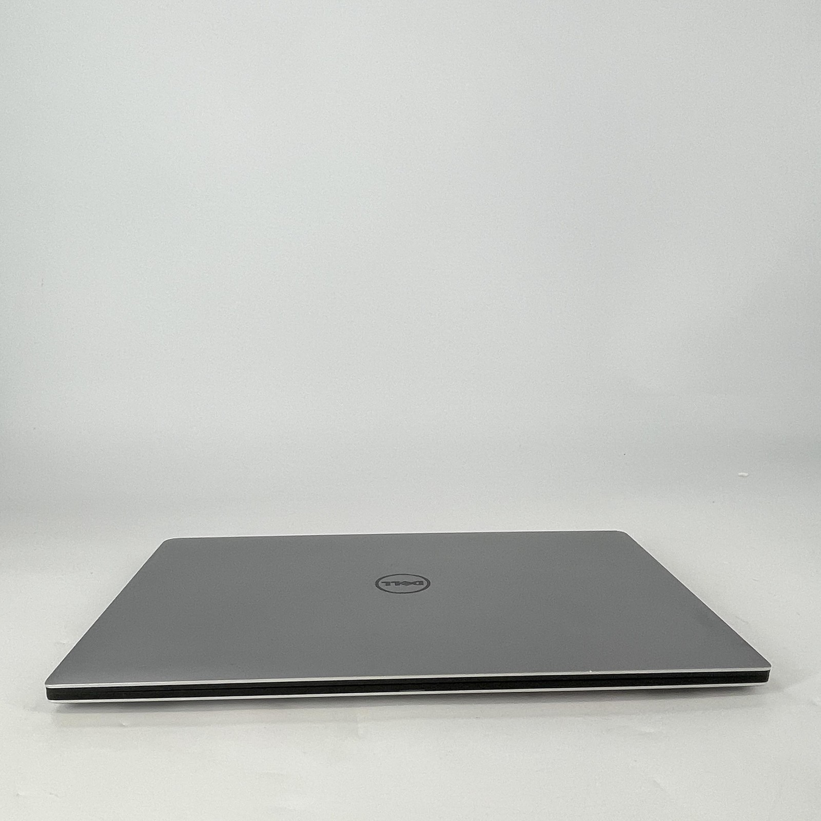Dell XPS 15 9550 Gray 4K TOUCH i7-6700HQ 2.60GHz 16GB 1TB GTX 960M MAGENTA HUE