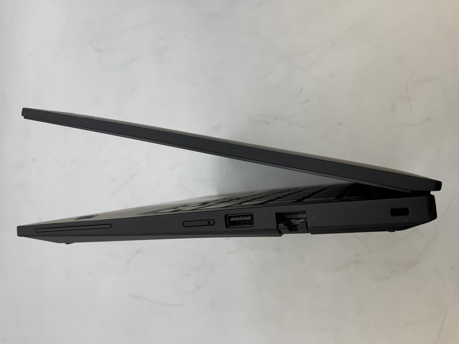 Lenovo Thinkpad P14s Gen 5 AMD Ryzen 7 PRO 8840HS 512GB SSD 16GB DDR5 W11P